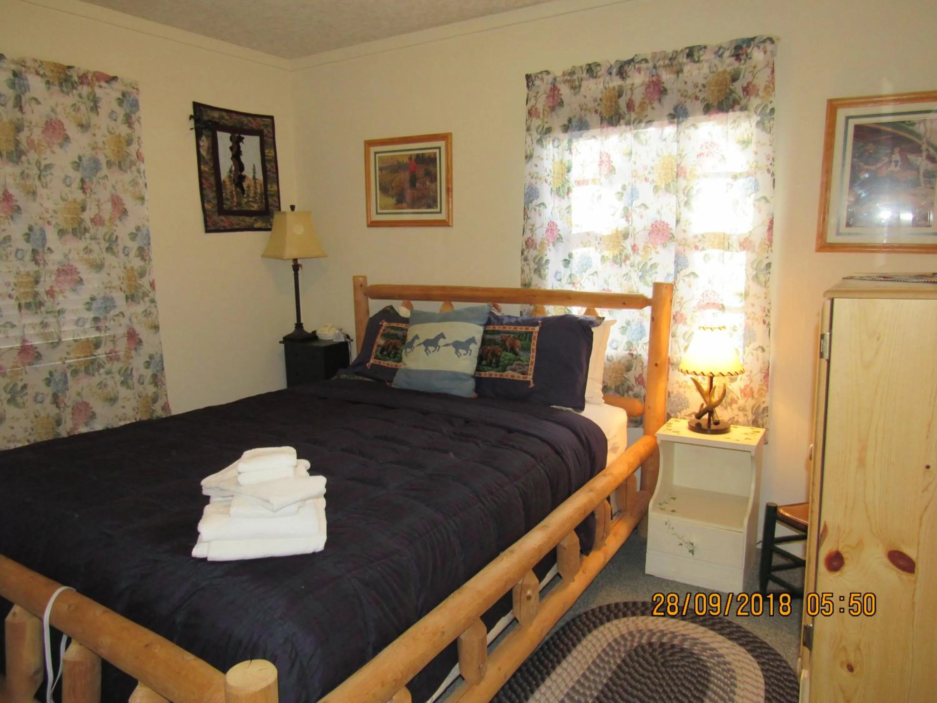 Bedroom, Bed in Apple Bear Cabin