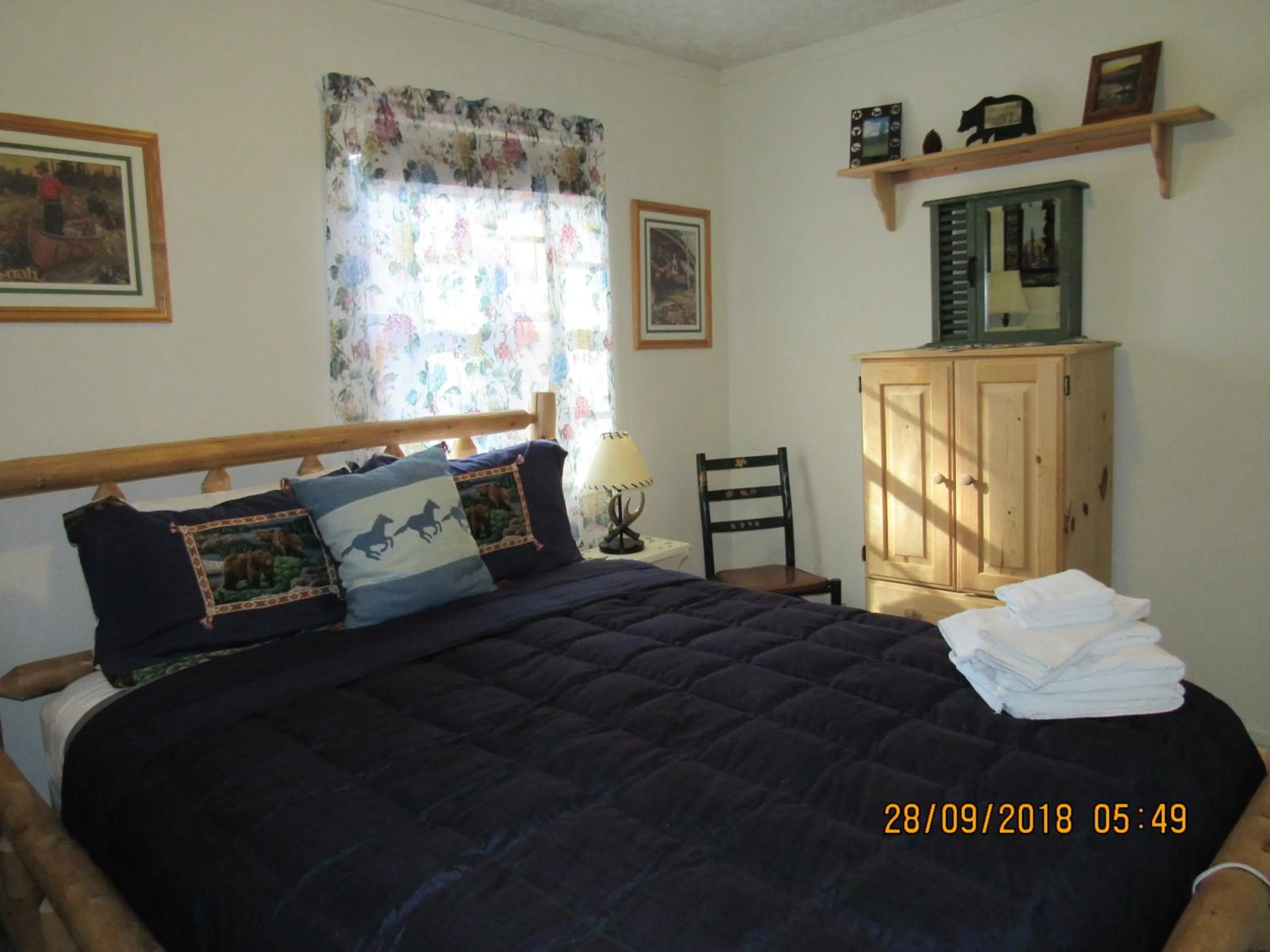 Bedroom, Bed in Apple Bear Cabin