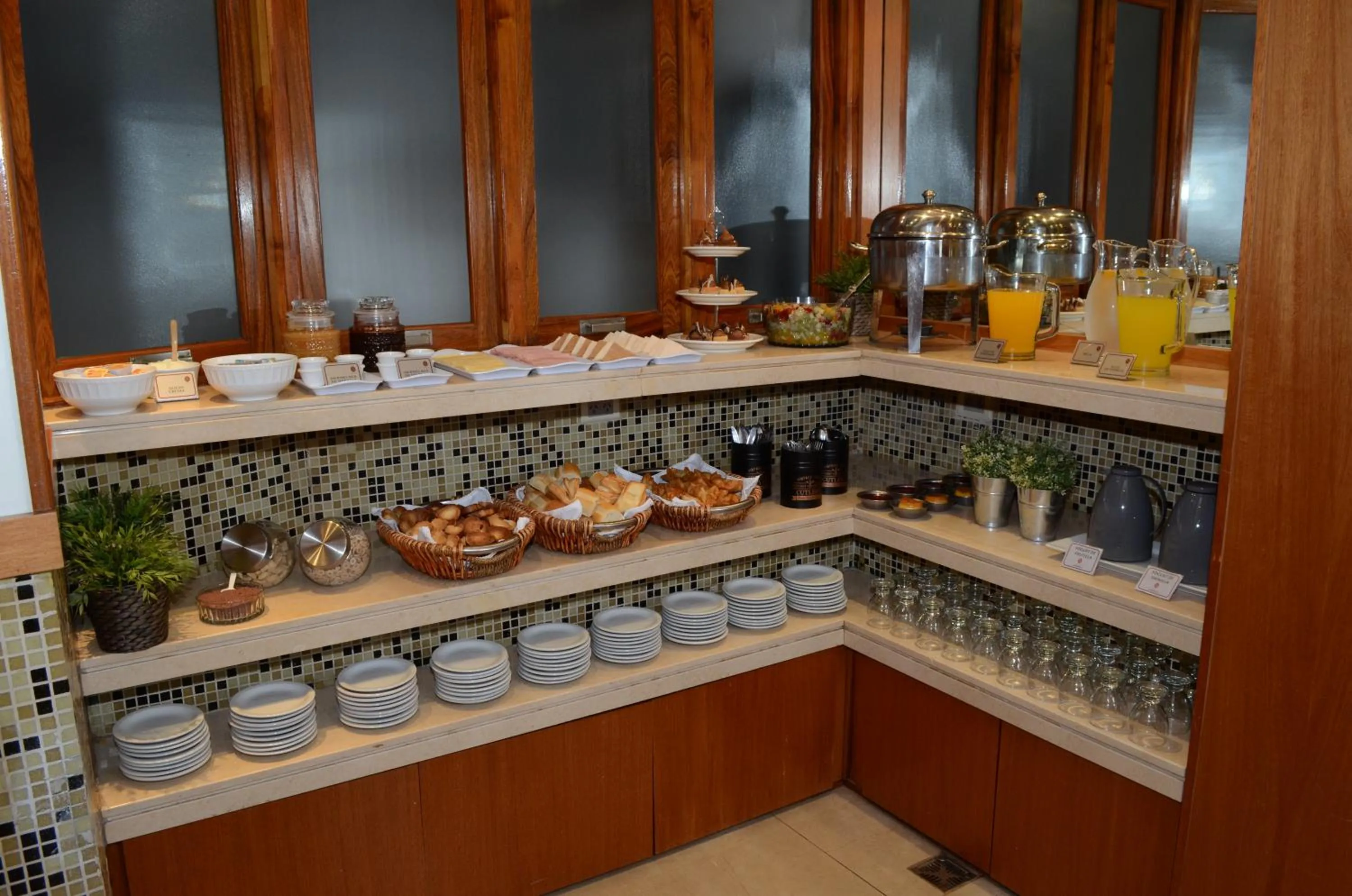 Food and drinks in Gran Hotel Skorpios