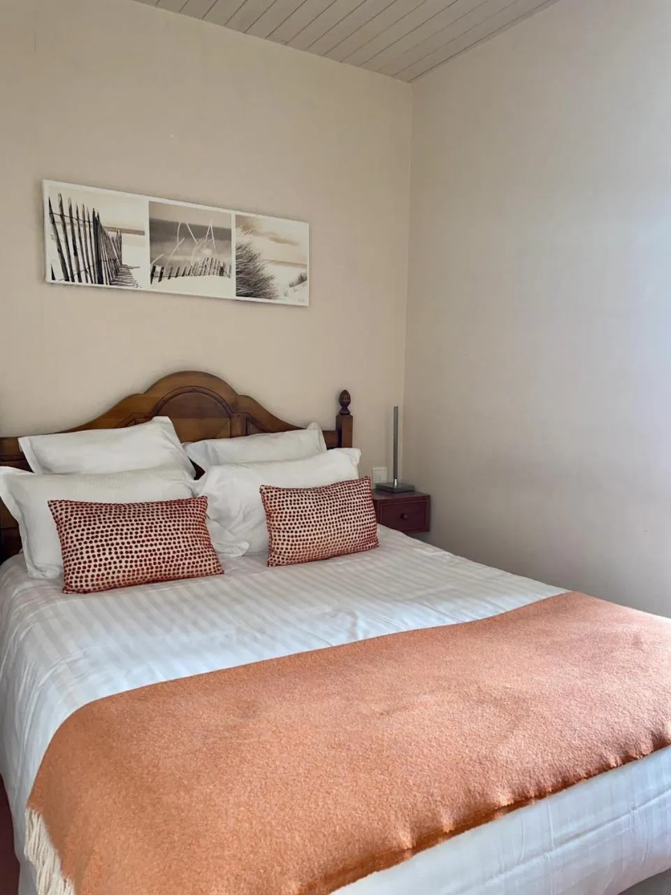 Bed in Hôtel de la Pointe du Grouin