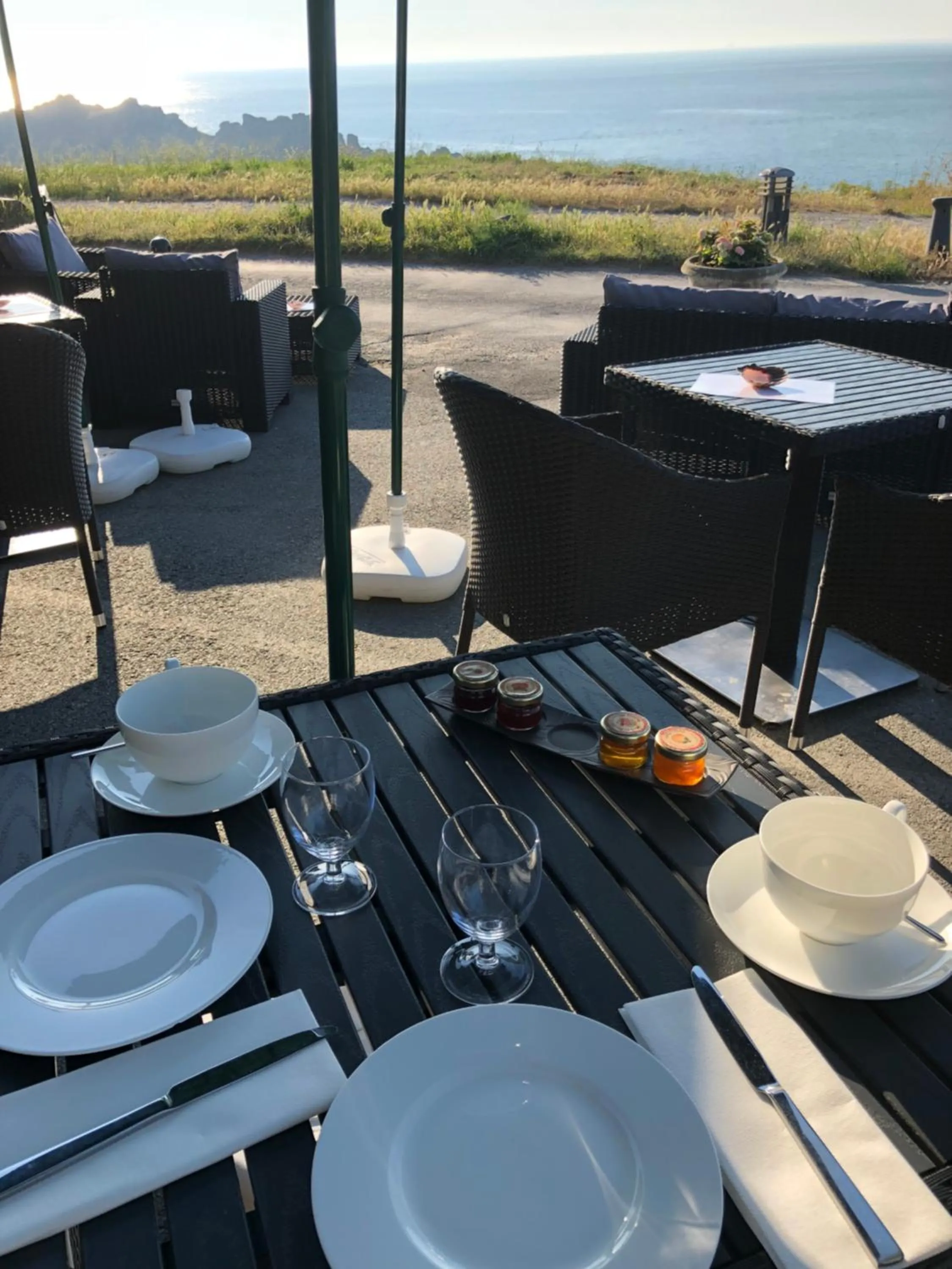 Continental breakfast in Hôtel de la Pointe du Grouin