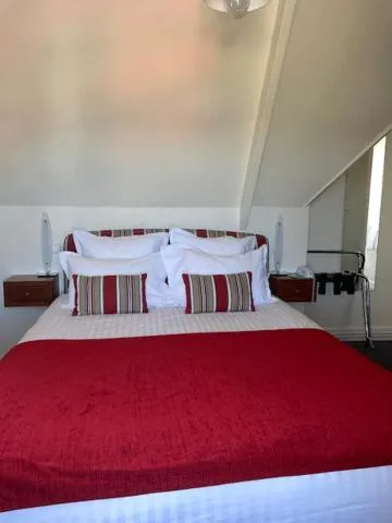 Bed in Hôtel de la Pointe du Grouin