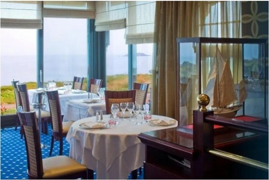 Restaurant/places to eat in Hôtel de la Pointe du Grouin
