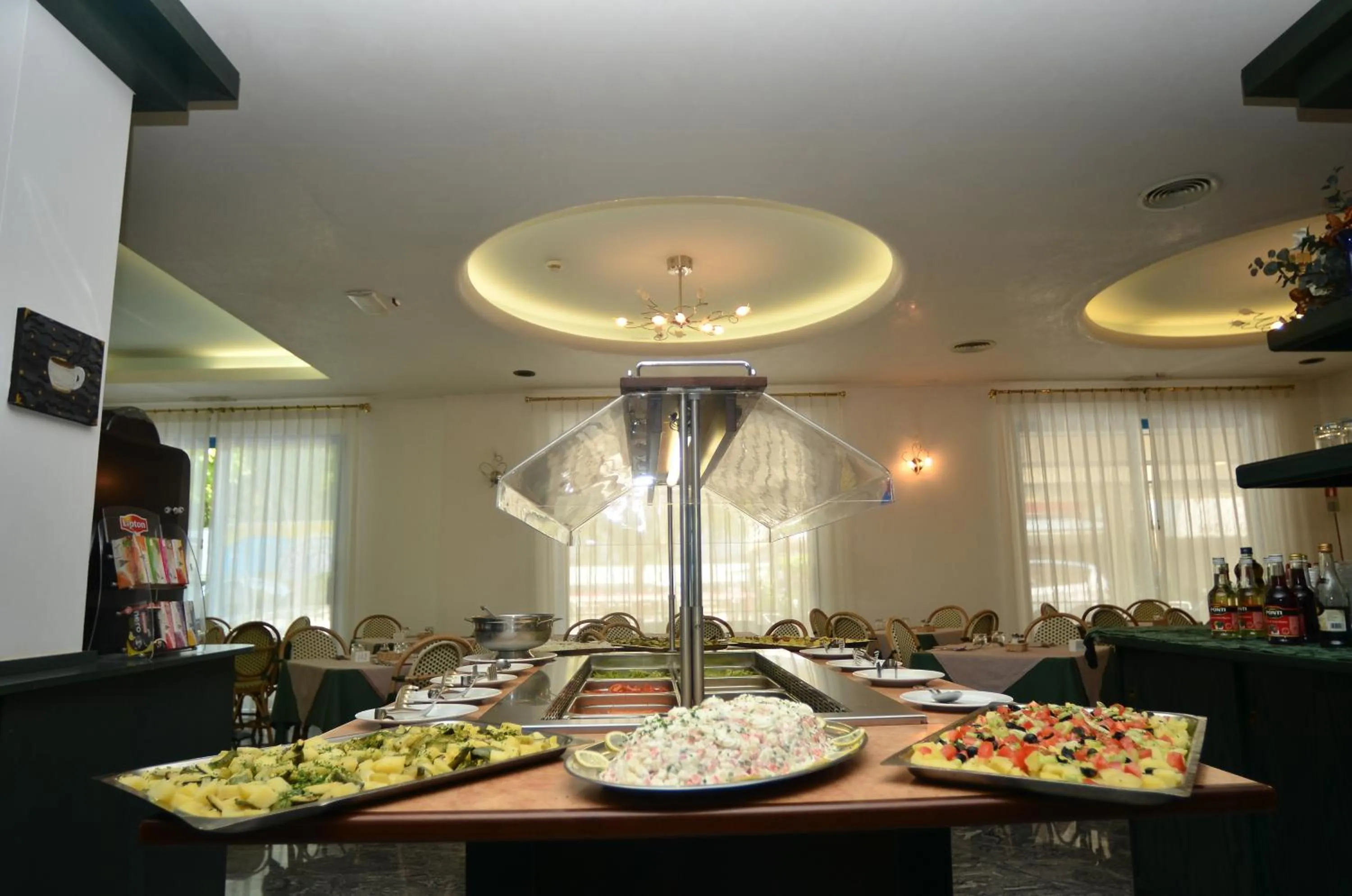 Restaurant/places to eat in Hotel Germania