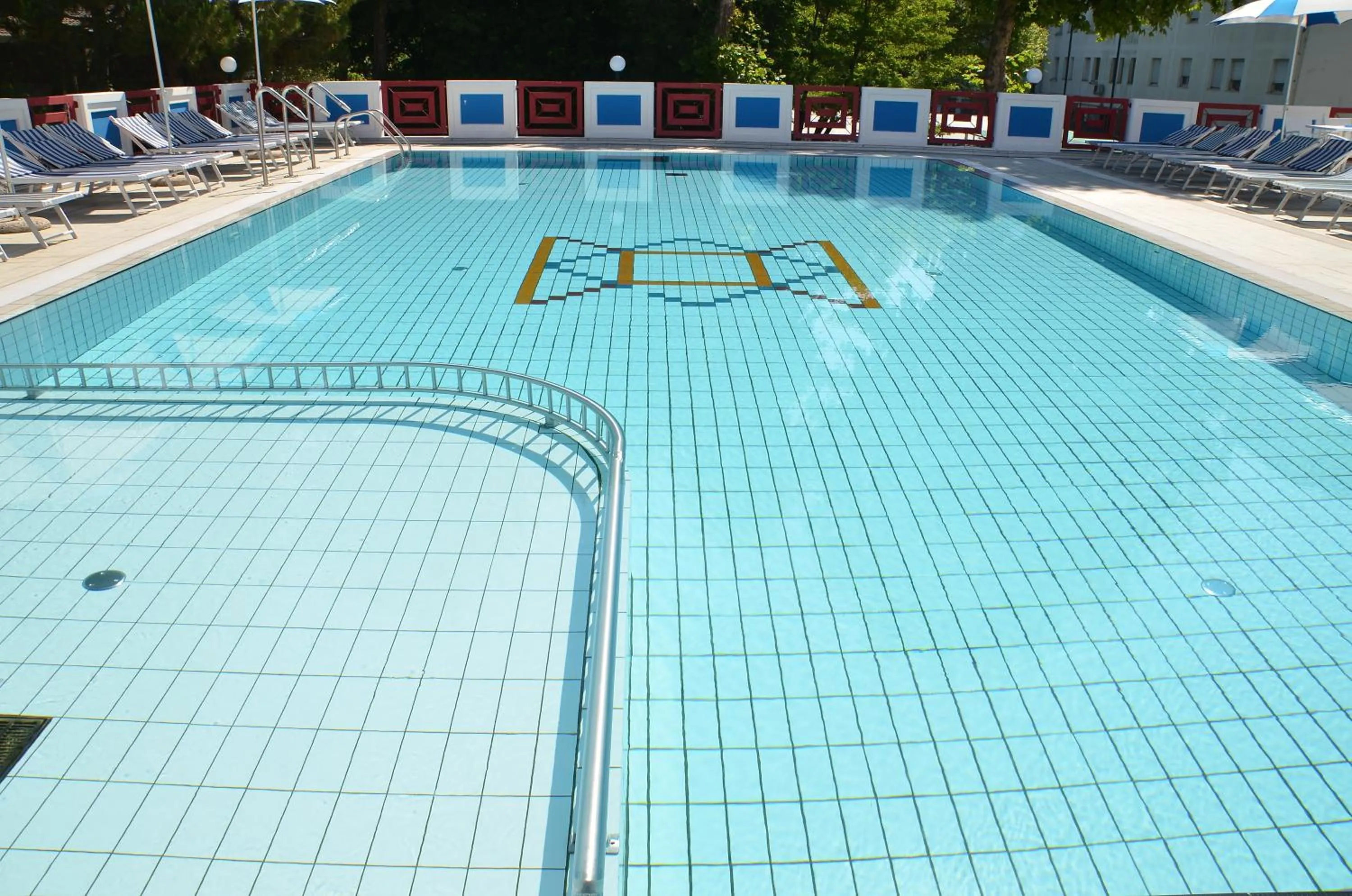 Swimming pool in Hotel Germania