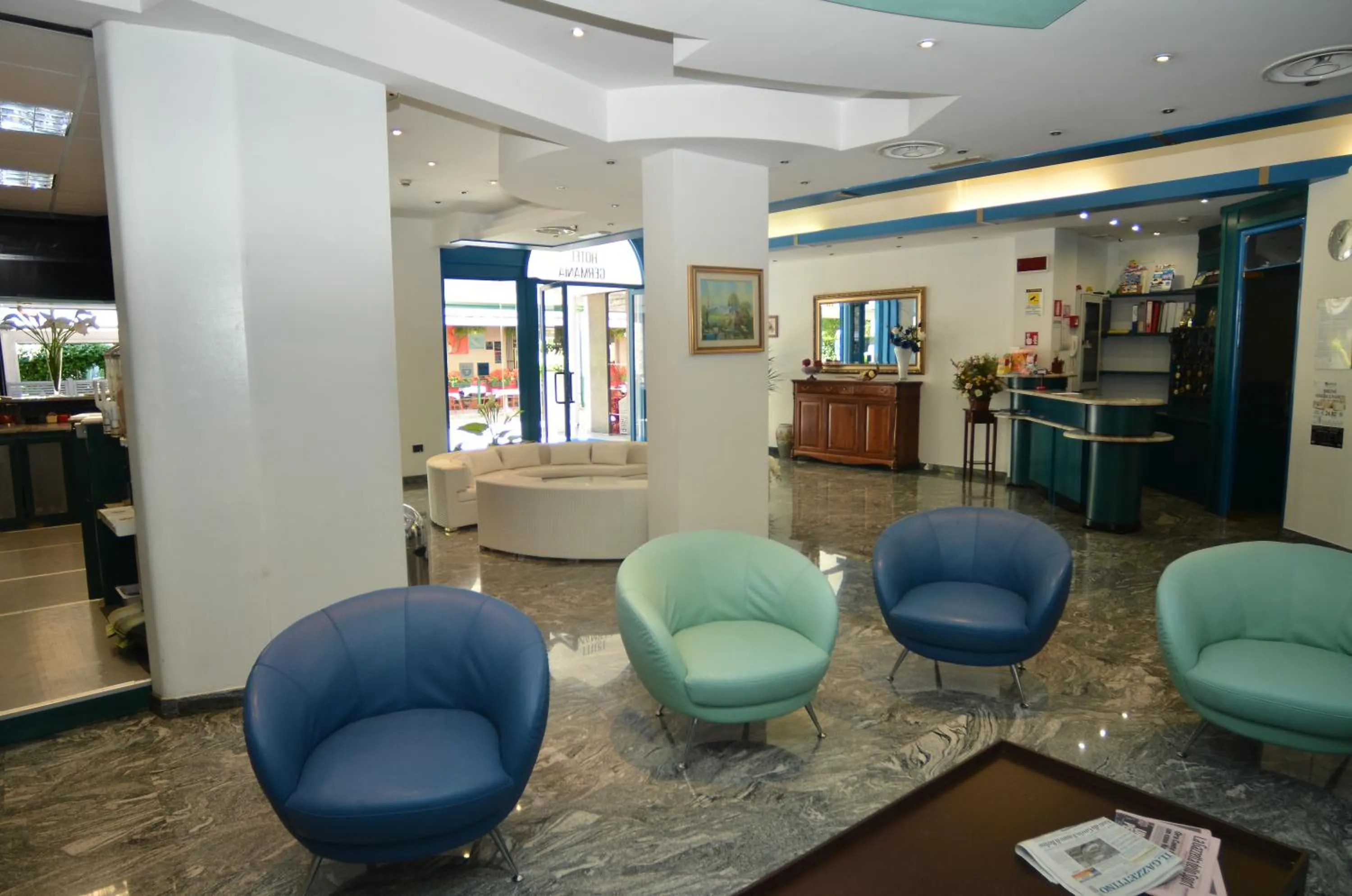 Communal lounge/ TV room in Hotel Germania