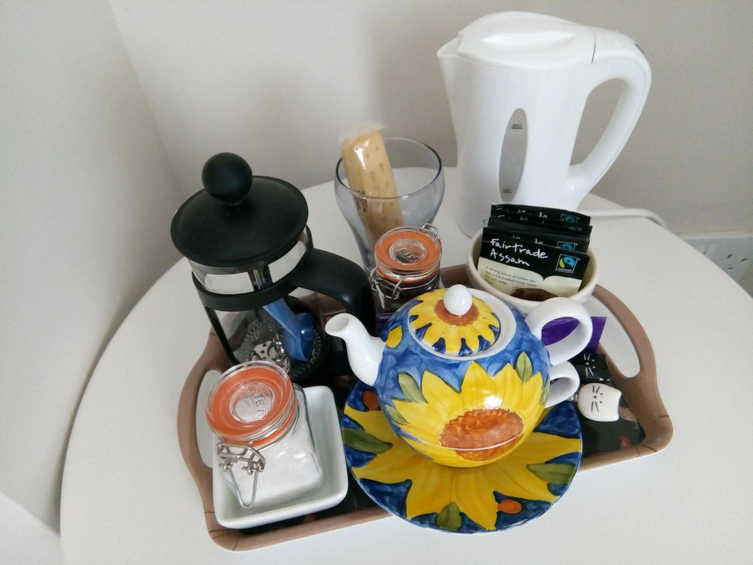 Coffee/tea facilities in Rosslyn Court