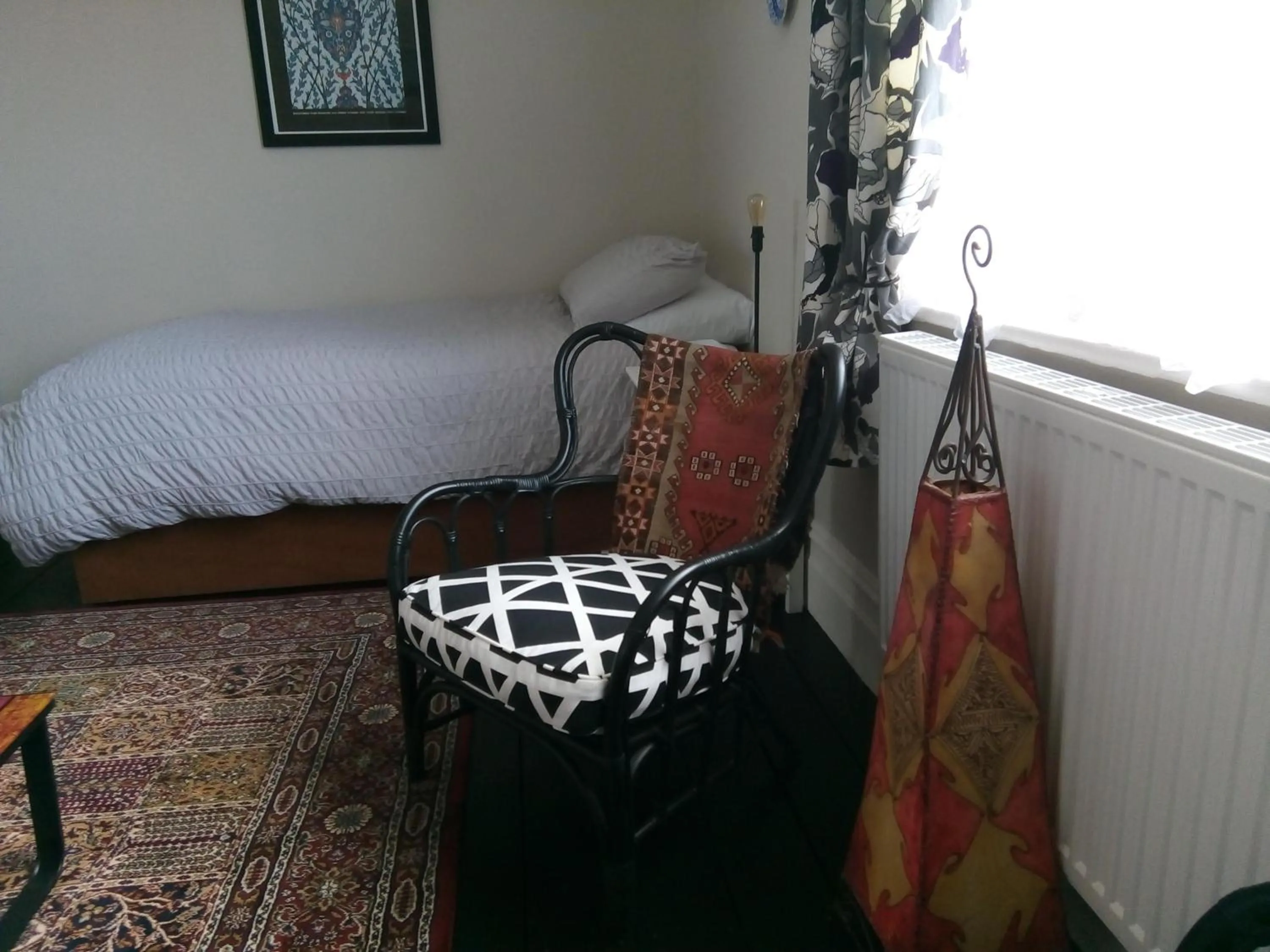Photo of the whole room, Bed in Rosslyn Court