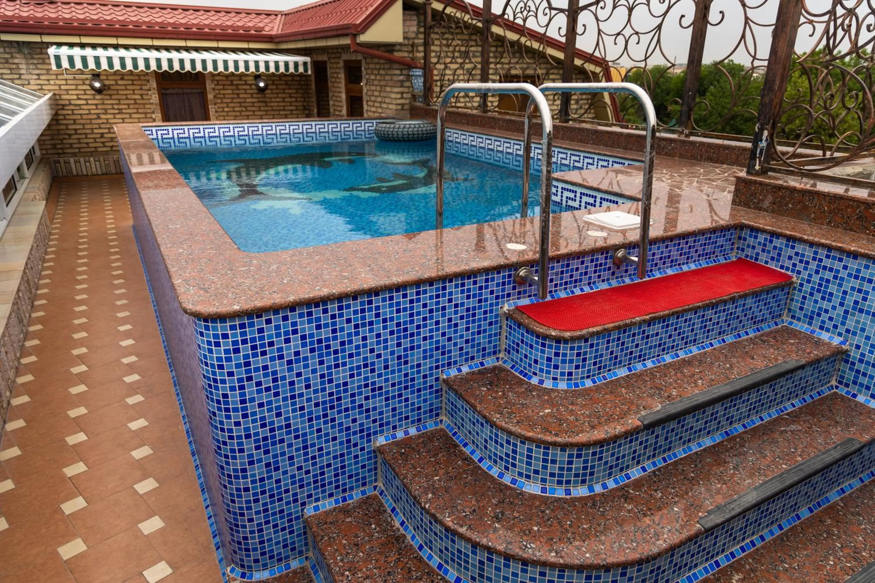 Pool view in Hotel Grand Samarkand Superior - A