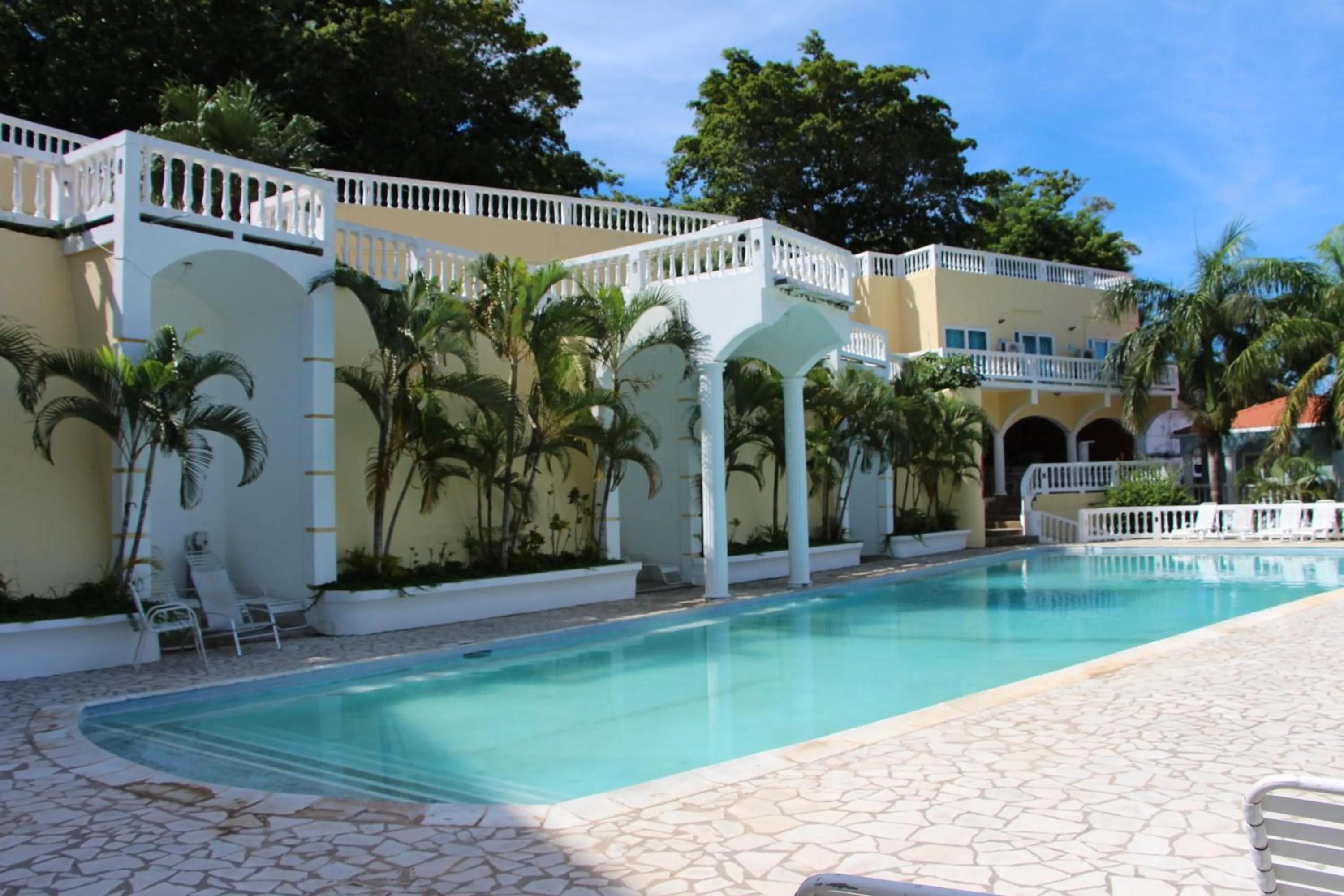 Swimming pool in West End Dive Resort