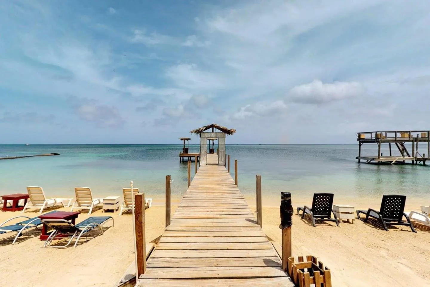 Beach in West End Dive Resort