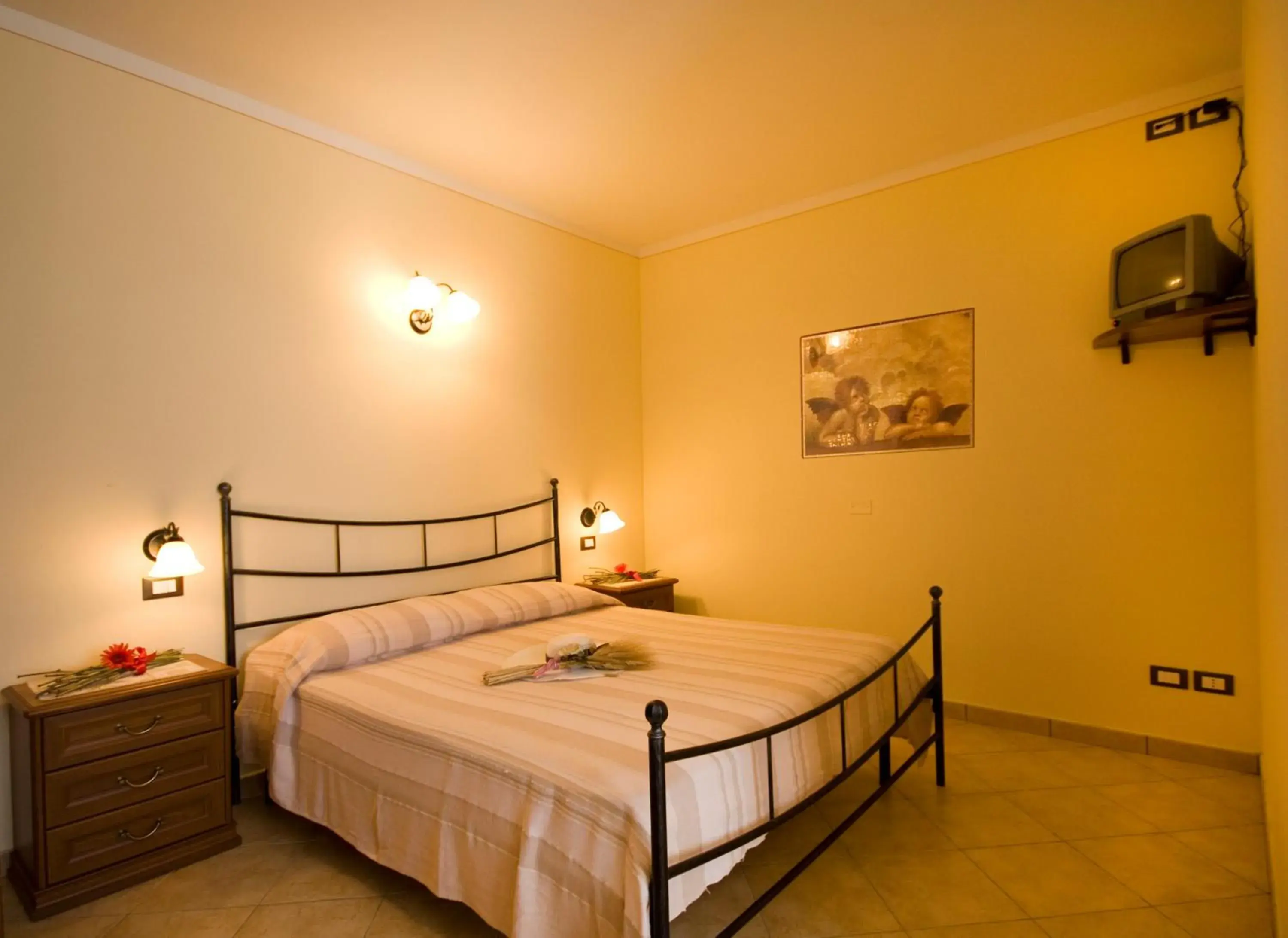 Double Room in Agriturismo Cascina Roveri Double Room in Agriturismo Cascina Roveri