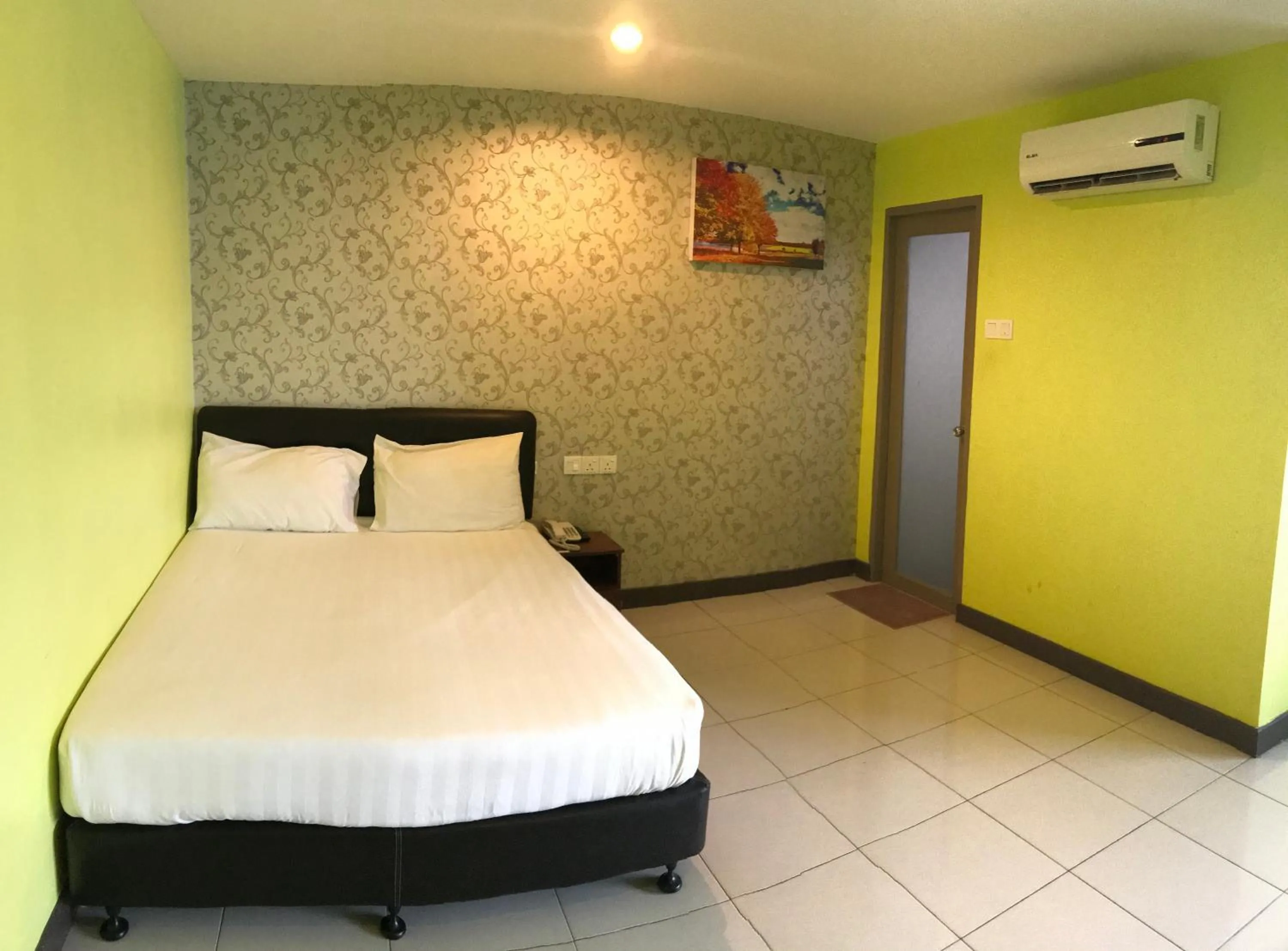 Deluxe Double Room with Balcony in SARIKEI GARDEN HOTEL