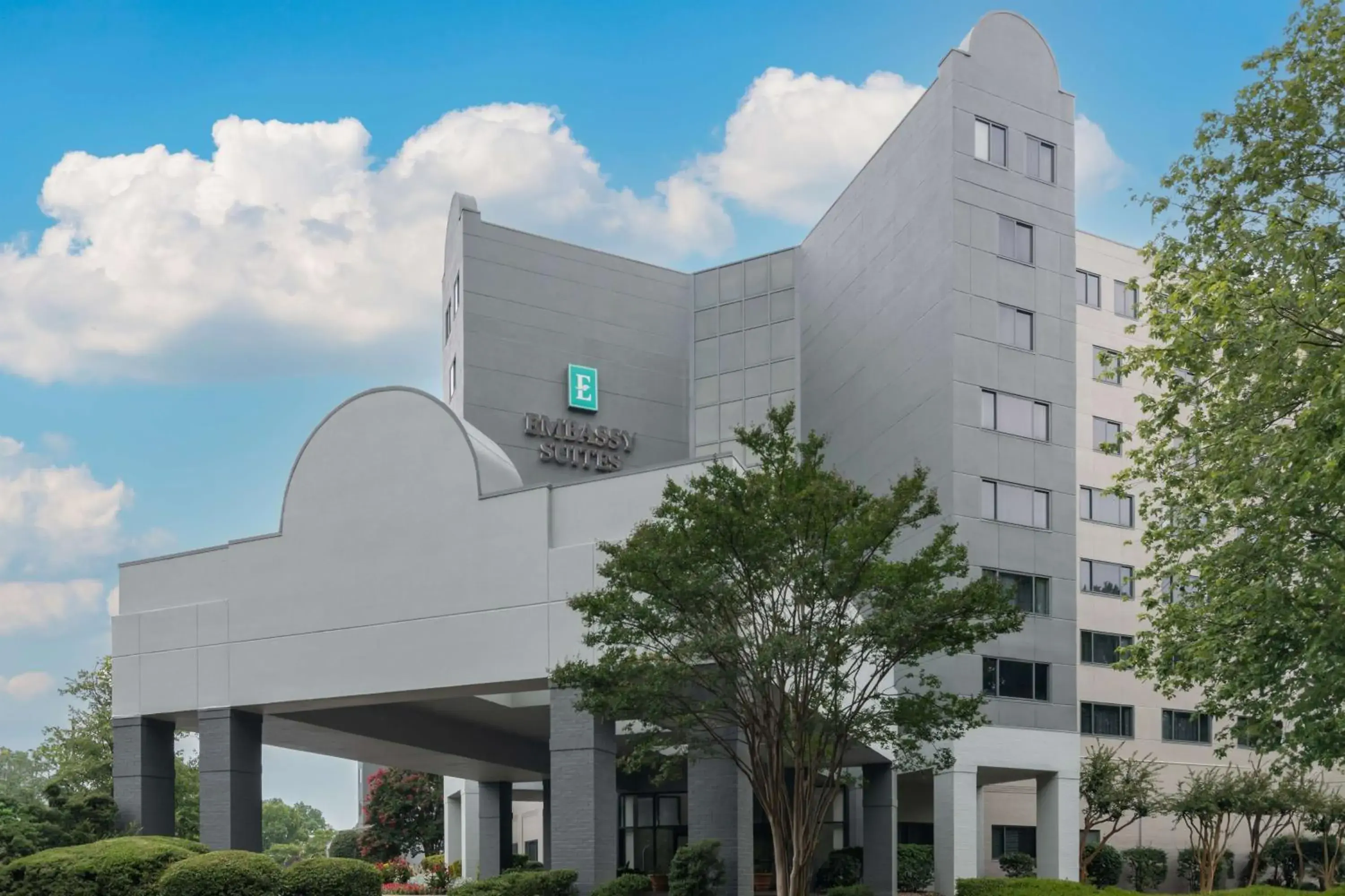 Property building in Embassy Suites Charlotte Property building in Embassy Suites Charlotte