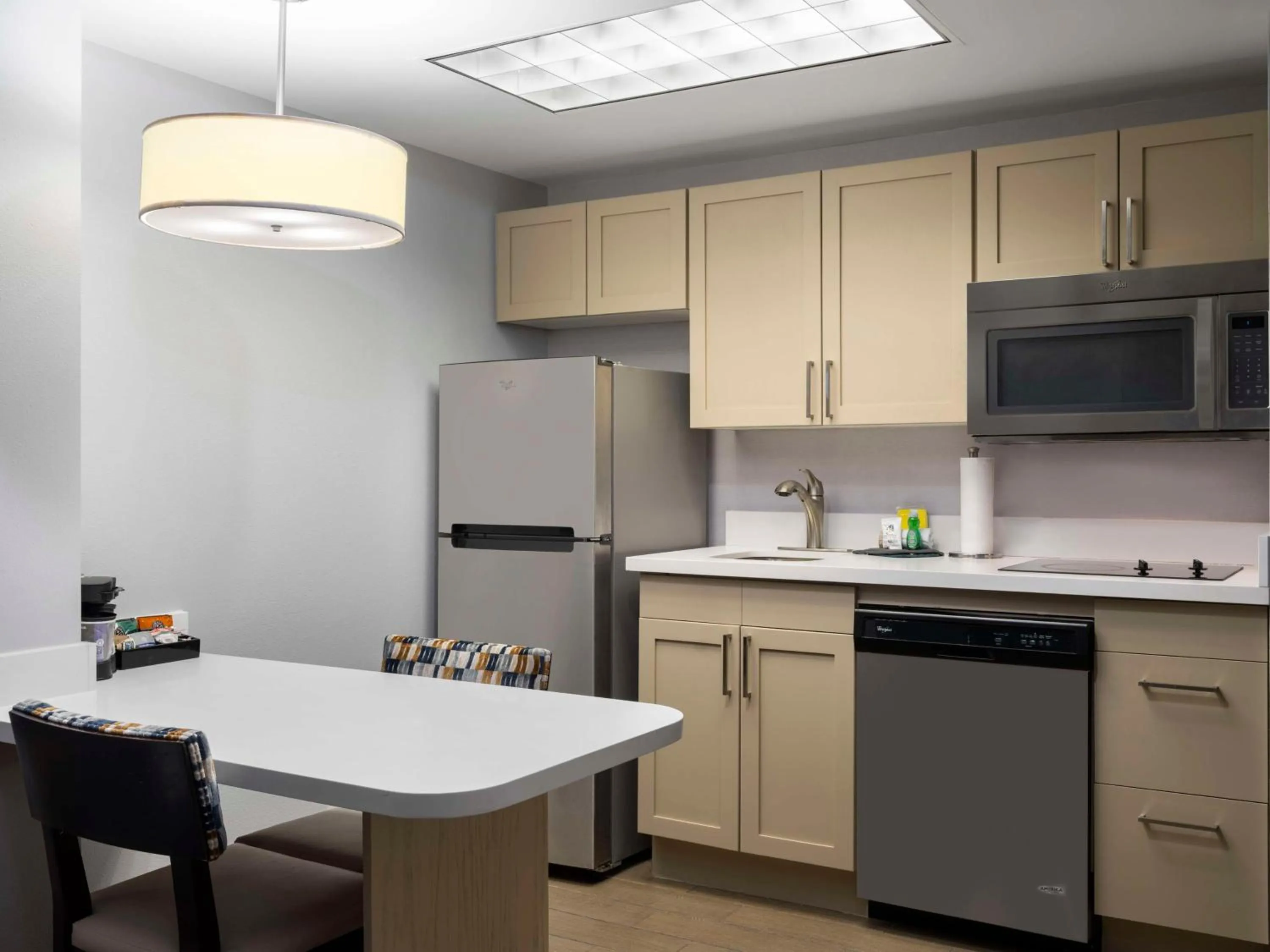 Kitchen or kitchenette in Homewood Suites Columbus - Airport