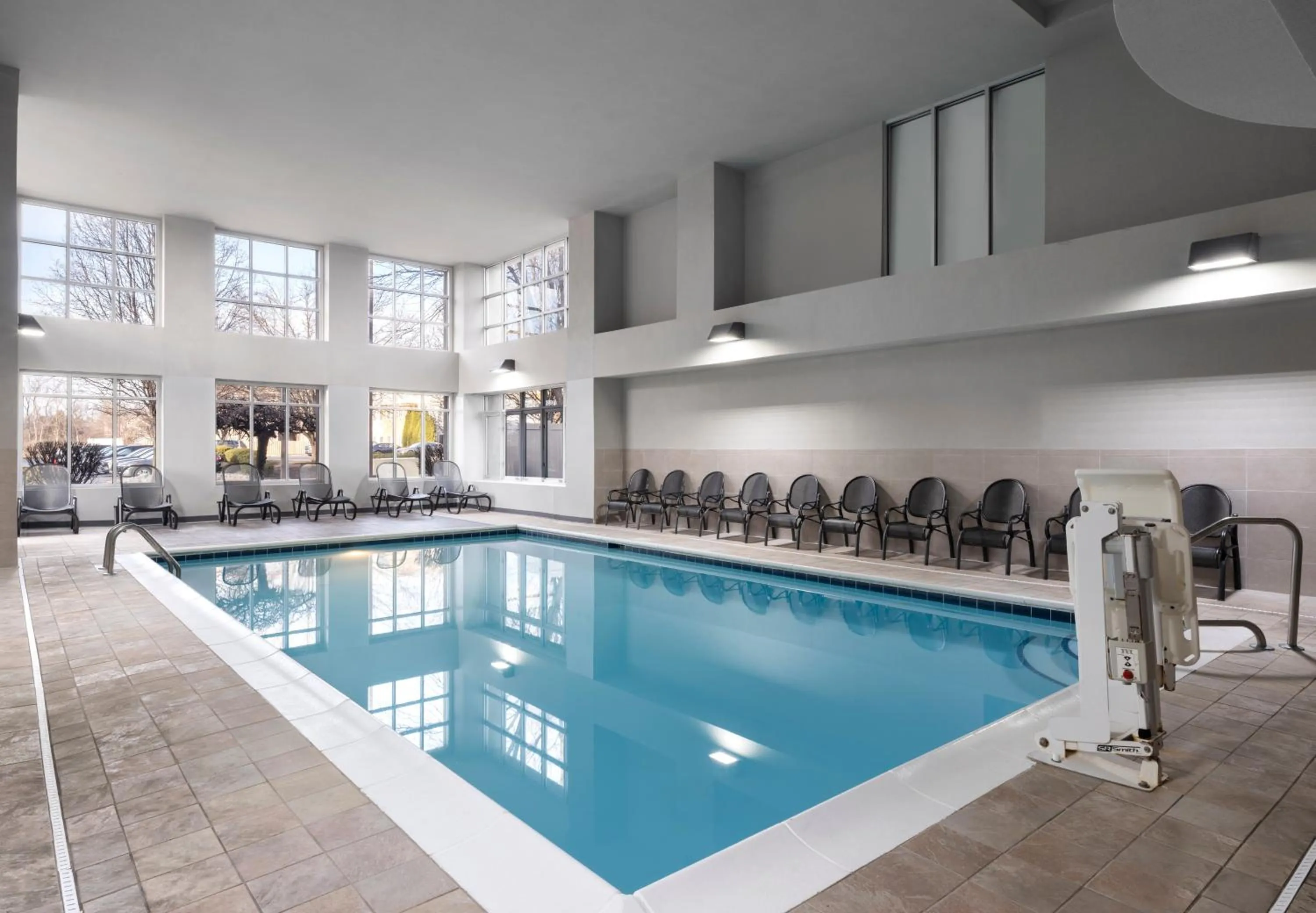 Swimming pool in Homewood Suites Columbus - Airport