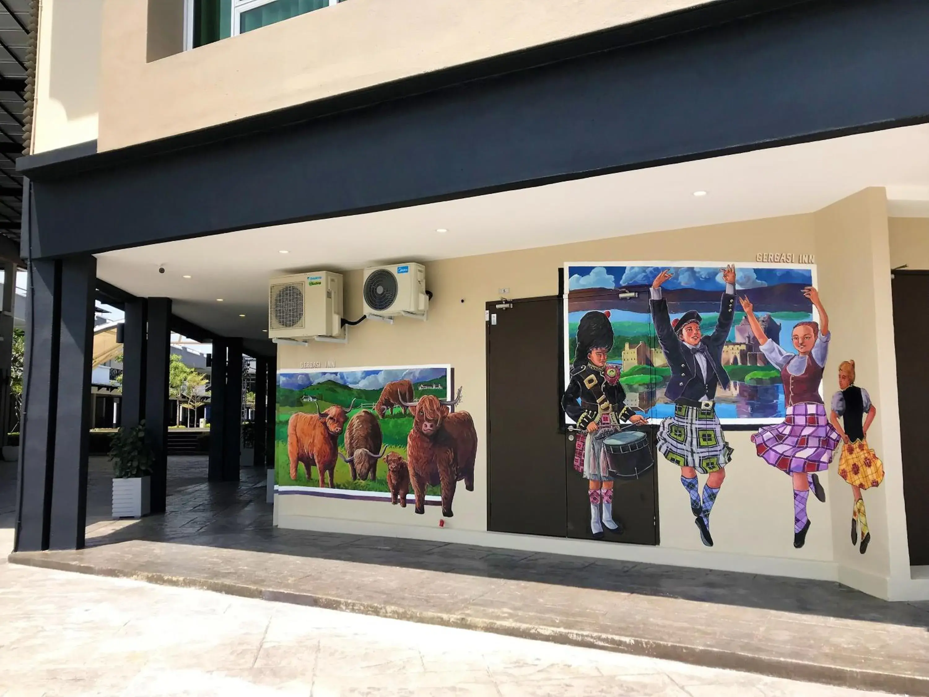 Property building in Gergasi Inn Property building in Gergasi Inn