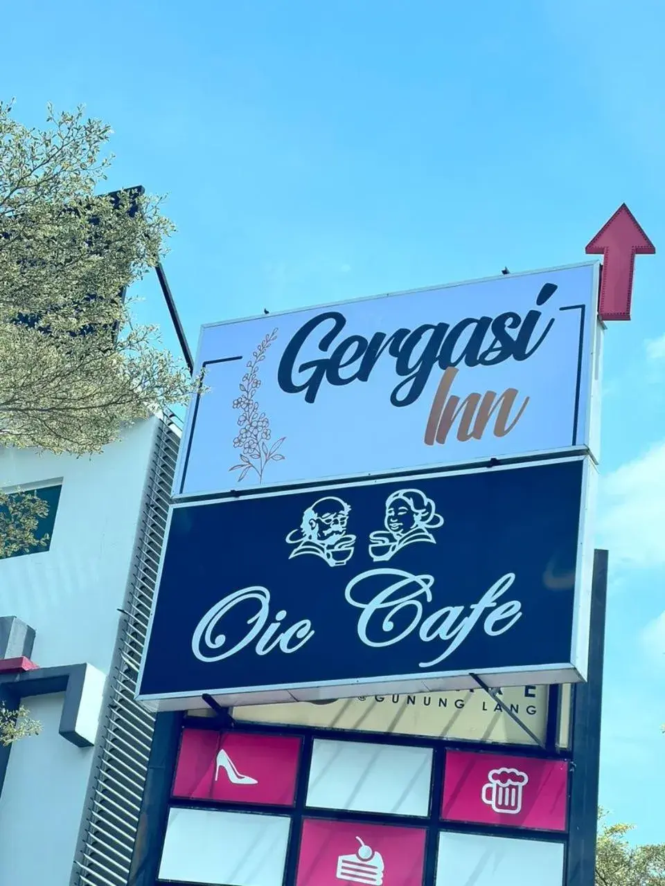 Property building in Gergasi Inn Property building in Gergasi Inn