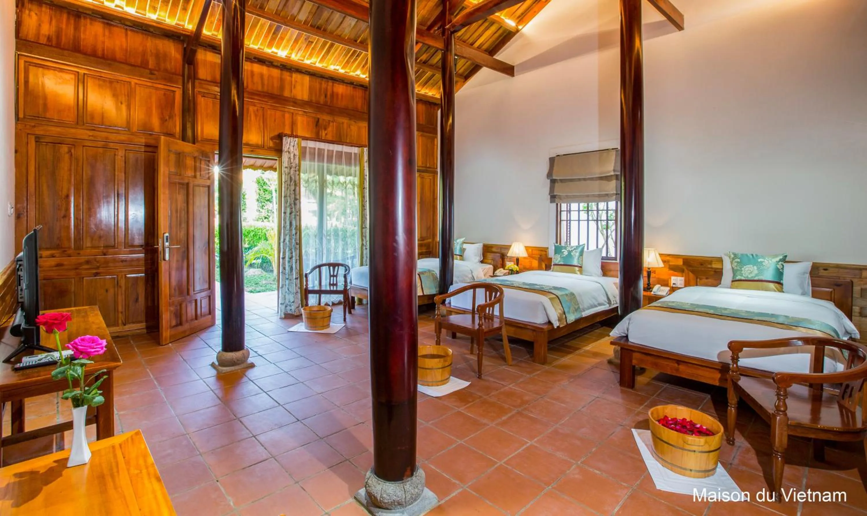 Photo of the whole room, Bed in Maison Du VietNam Resort & Spa