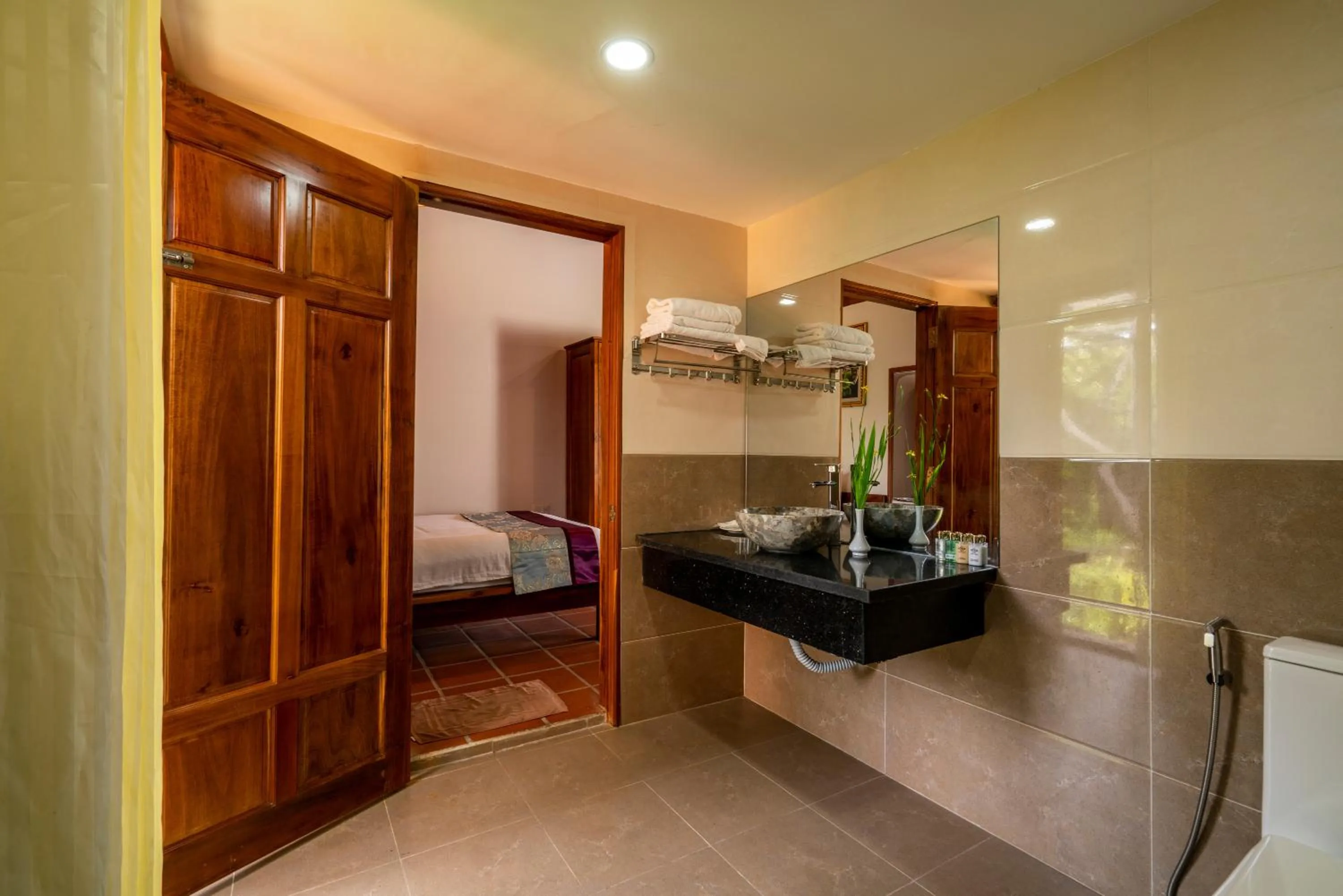 Shower in Maison Du VietNam Resort & Spa