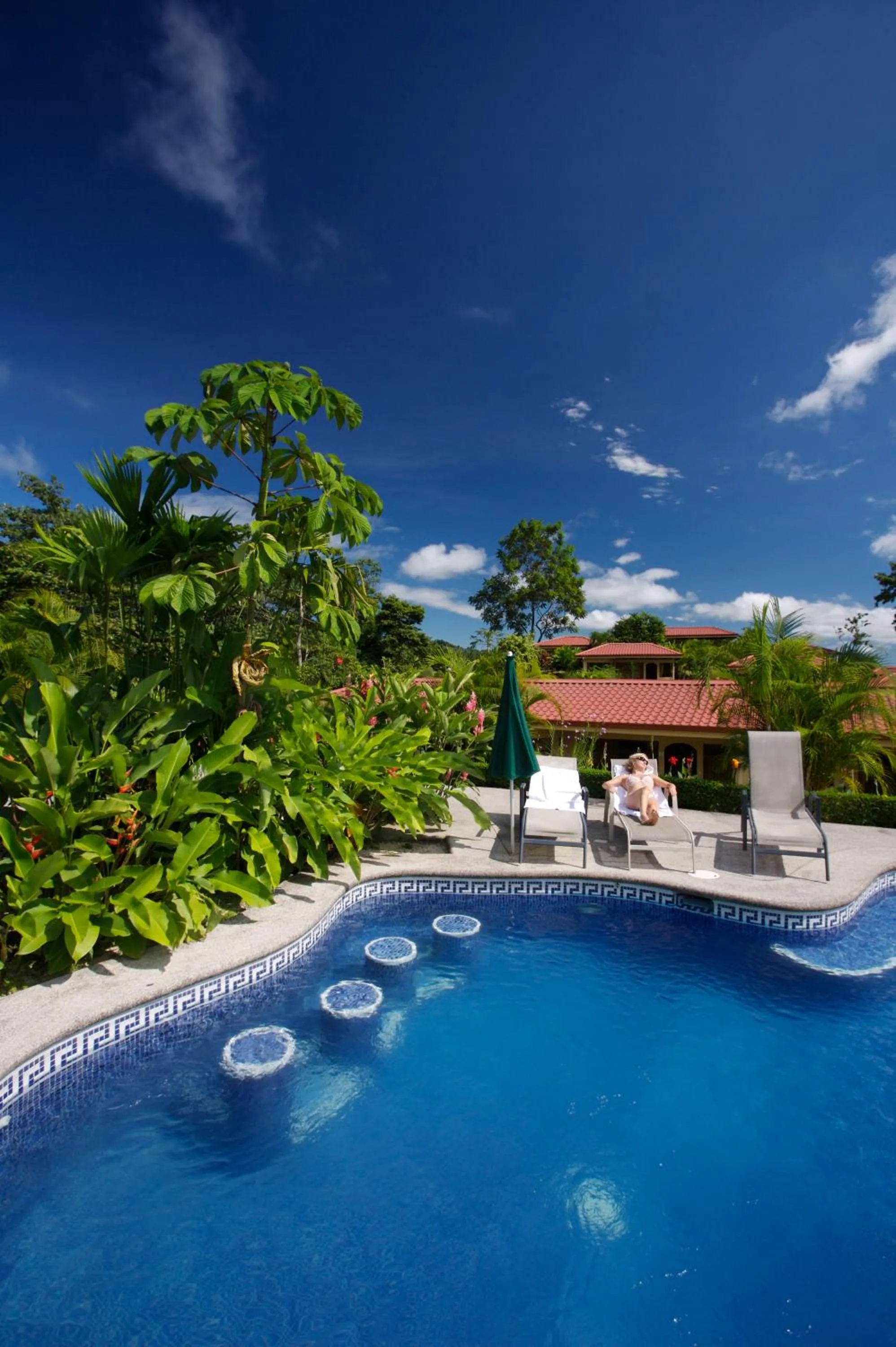 Swimming pool in Arenal Volcano Inn