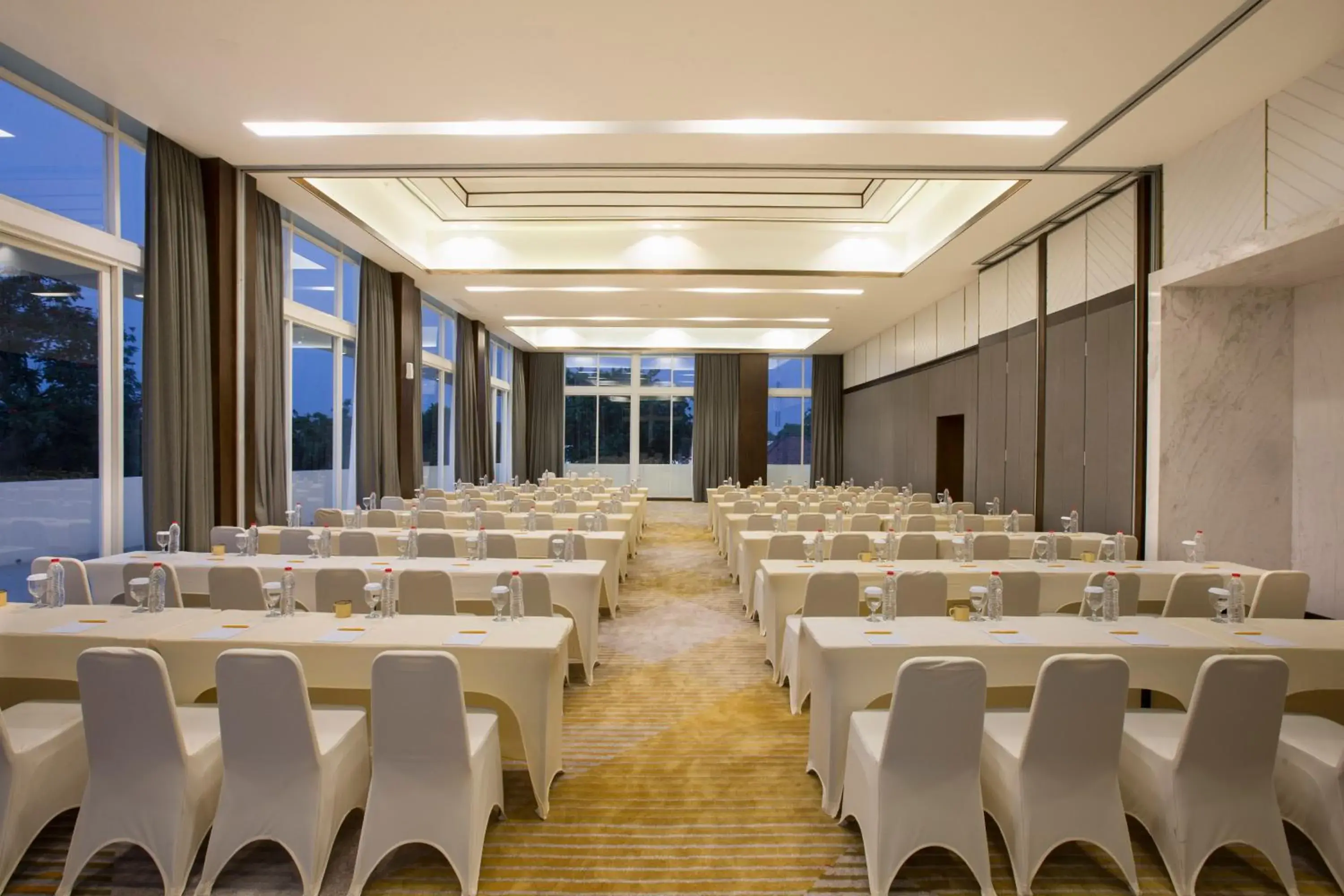 Meeting/conference room in Hotel Kampi Tunjungan - Surabaya