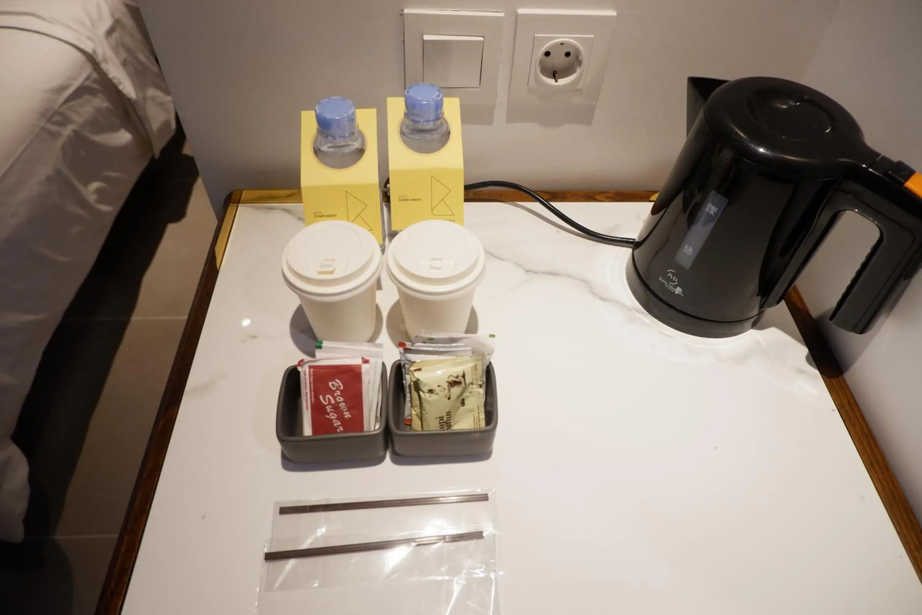 Coffee/Tea Facilities in Hotel Kampi Tunjungan - Surabaya