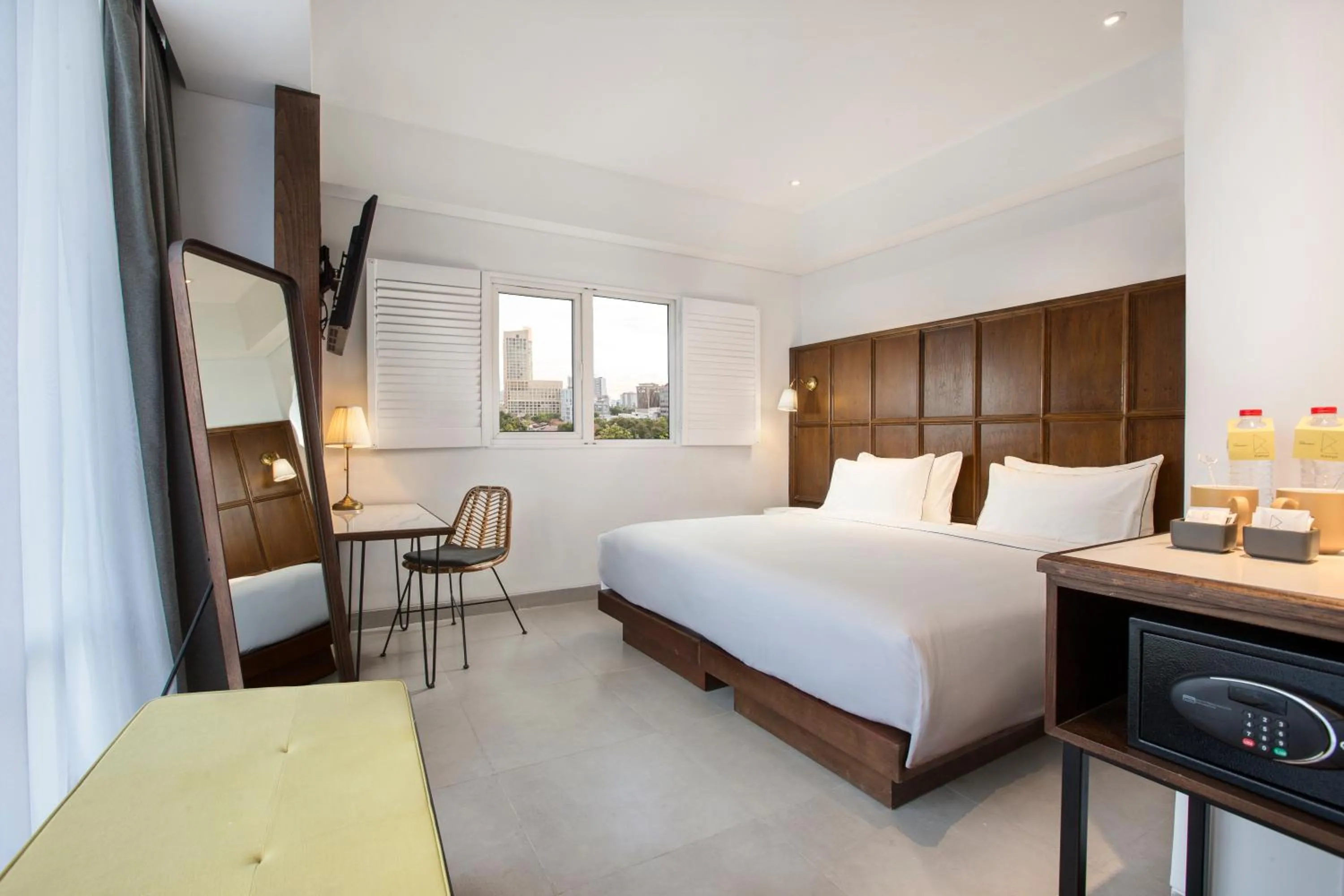 Bedroom, Bed in Kampi Hotel Tunjungan - Surabaya