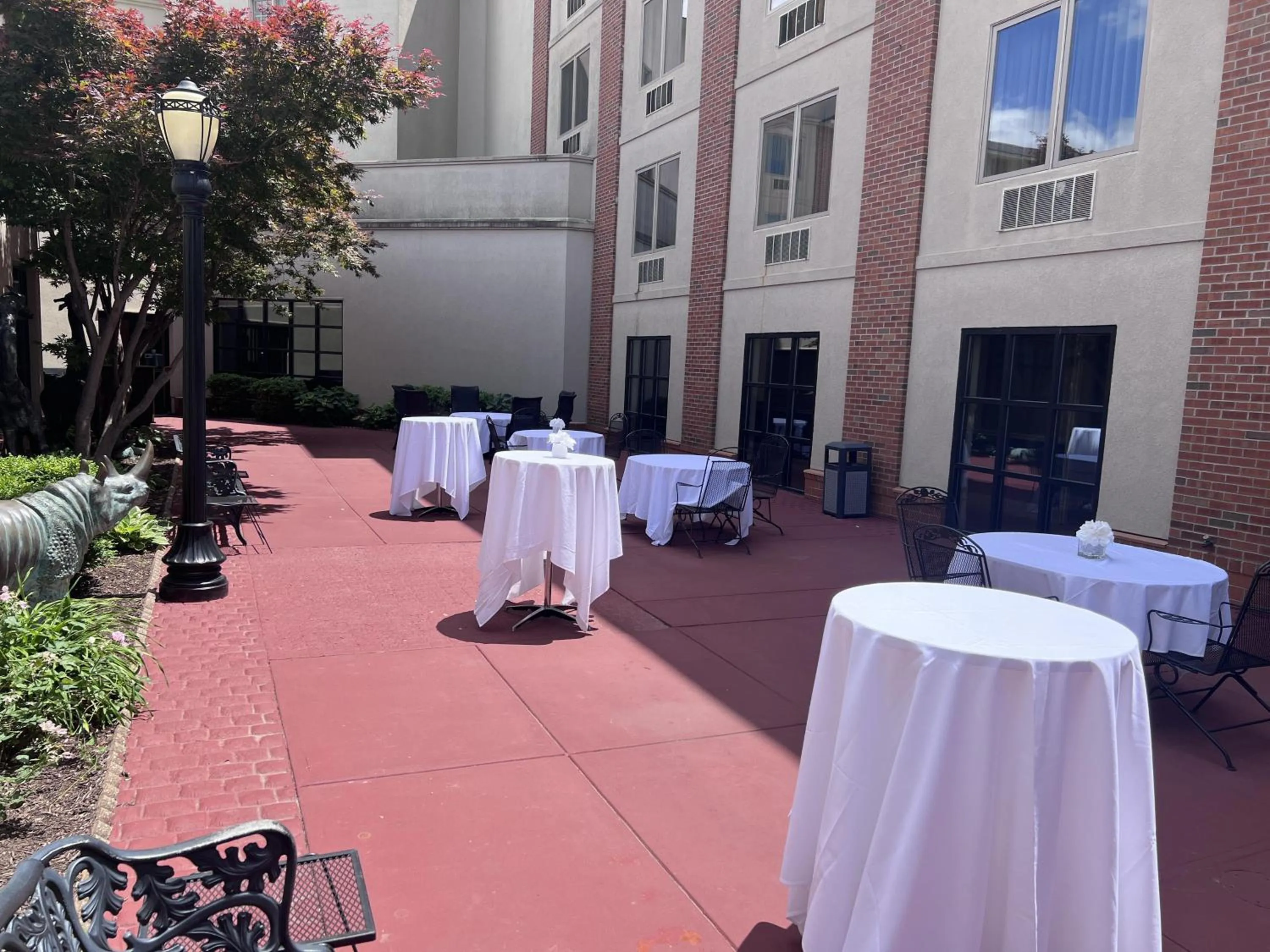 Inner courtyard view in DoubleTree by Hilton Bloomington