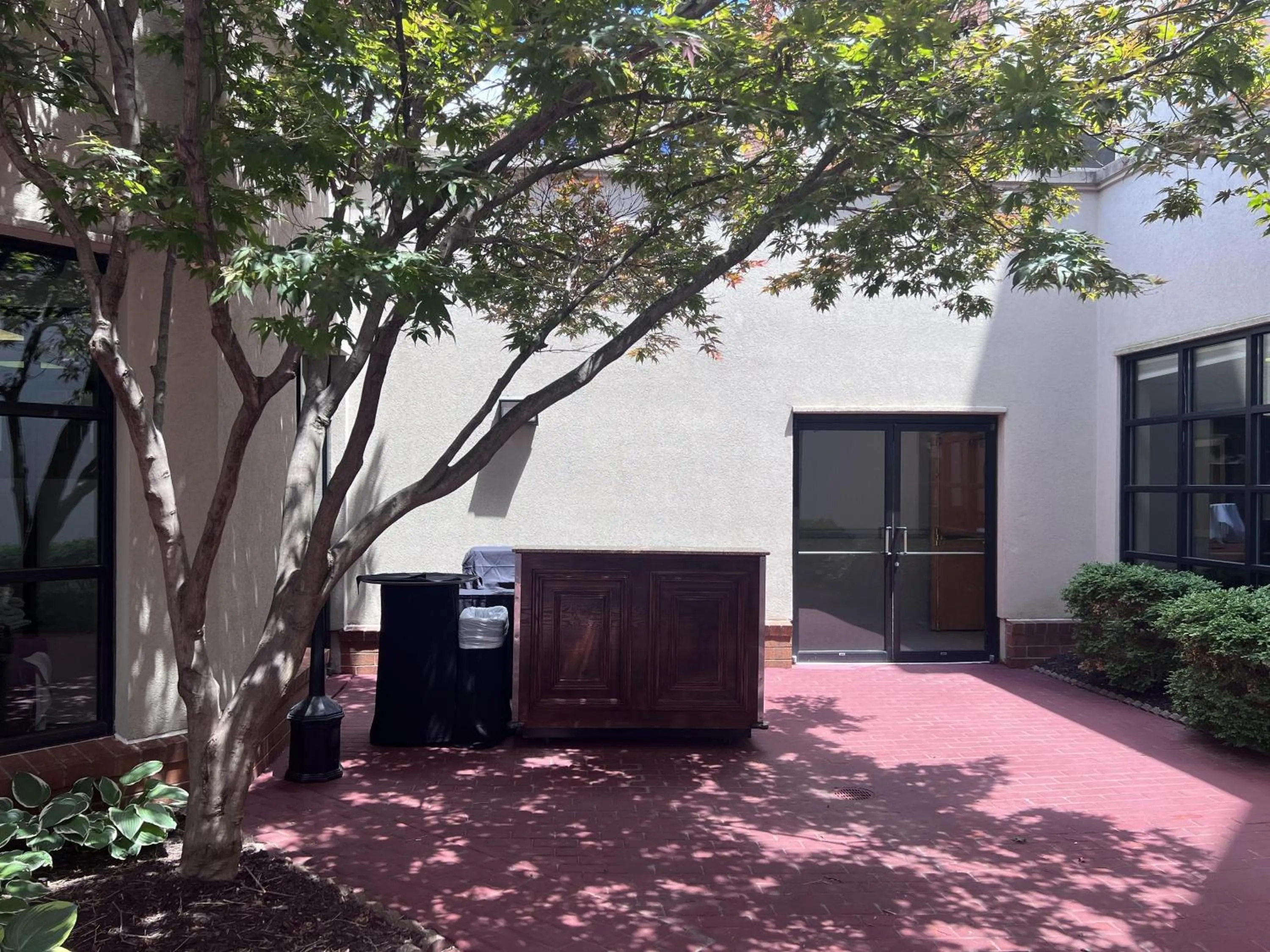 Inner courtyard view in DoubleTree by Hilton Bloomington
