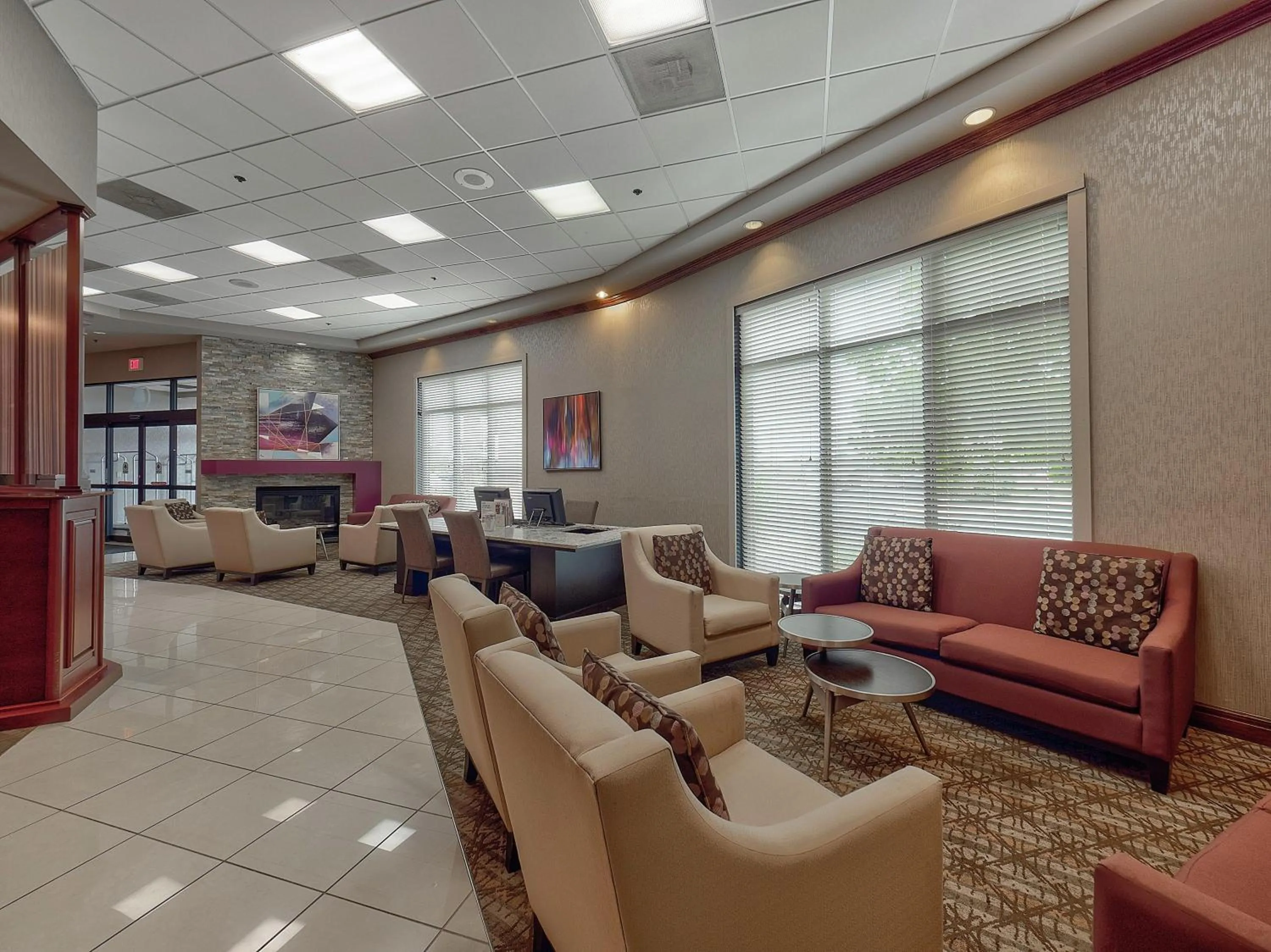 Lobby or reception in DoubleTree by Hilton Bloomington
