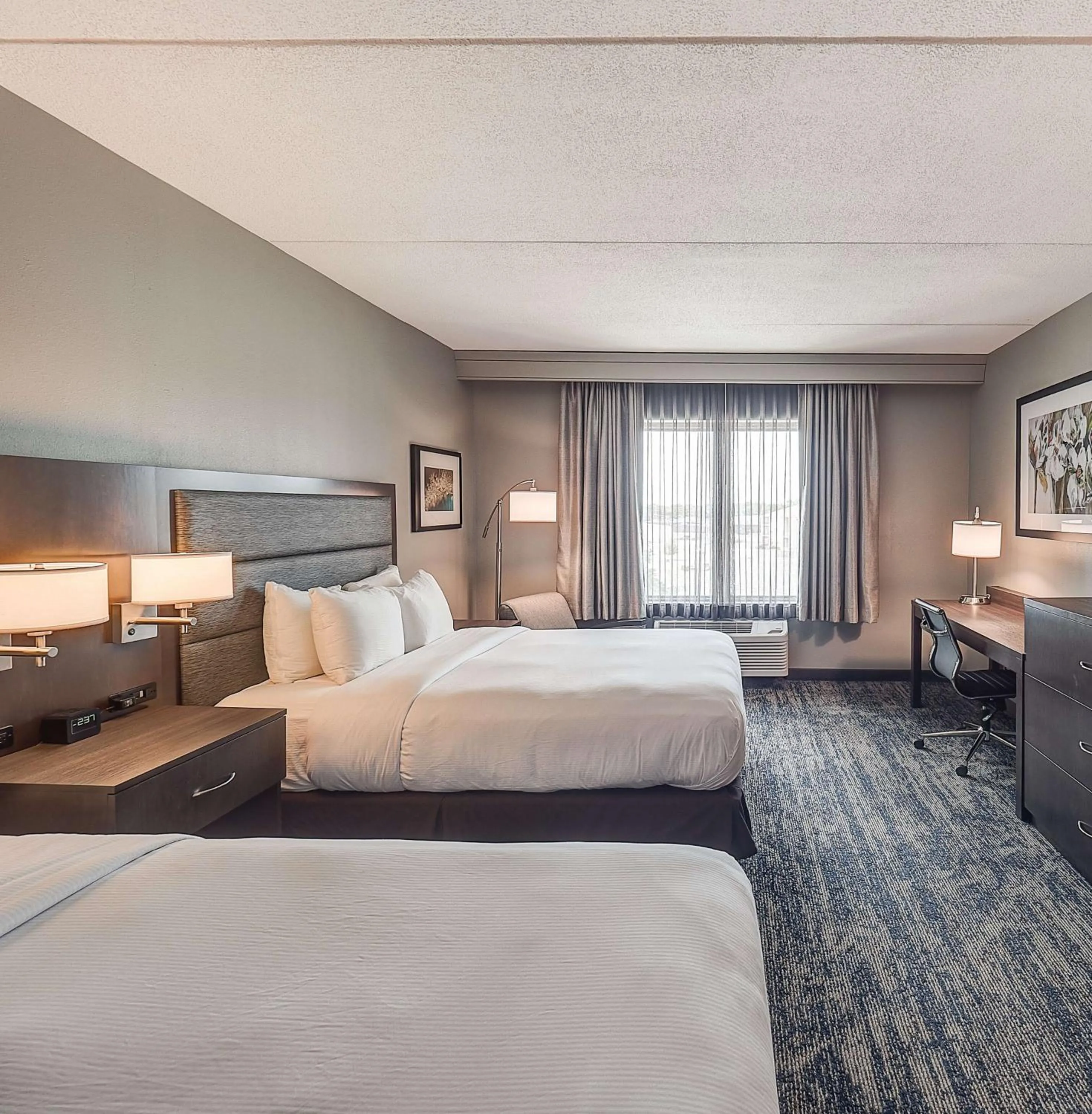 Bed in DoubleTree by Hilton Bloomington