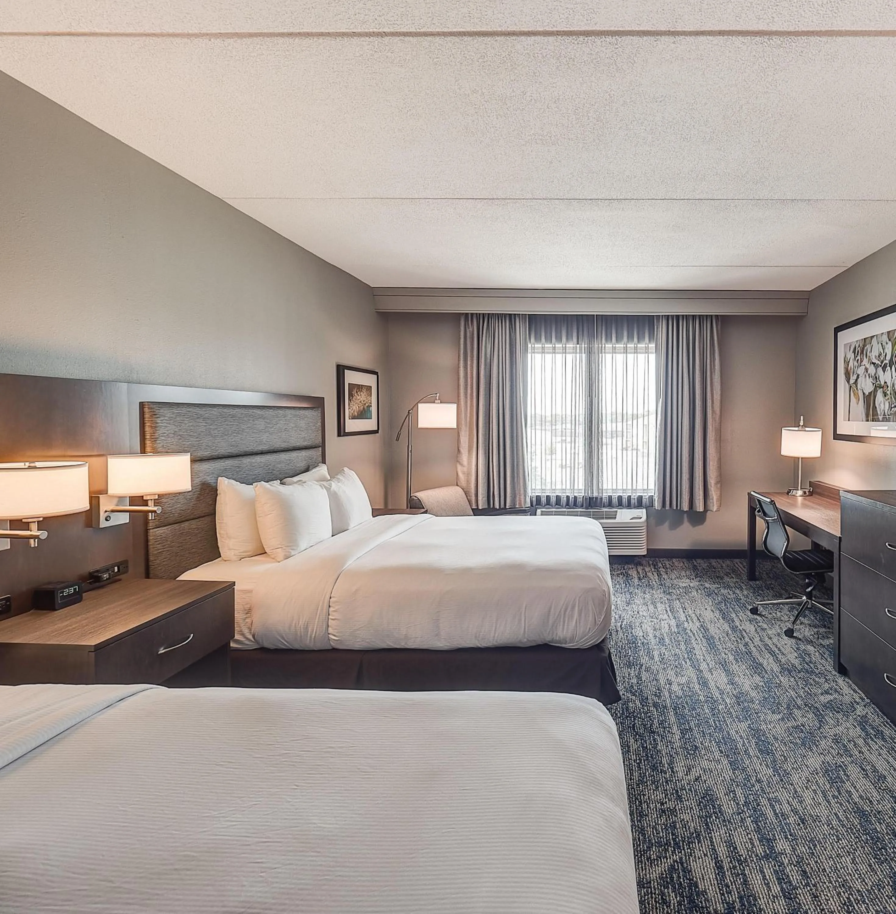 Bed in DoubleTree by Hilton Bloomington