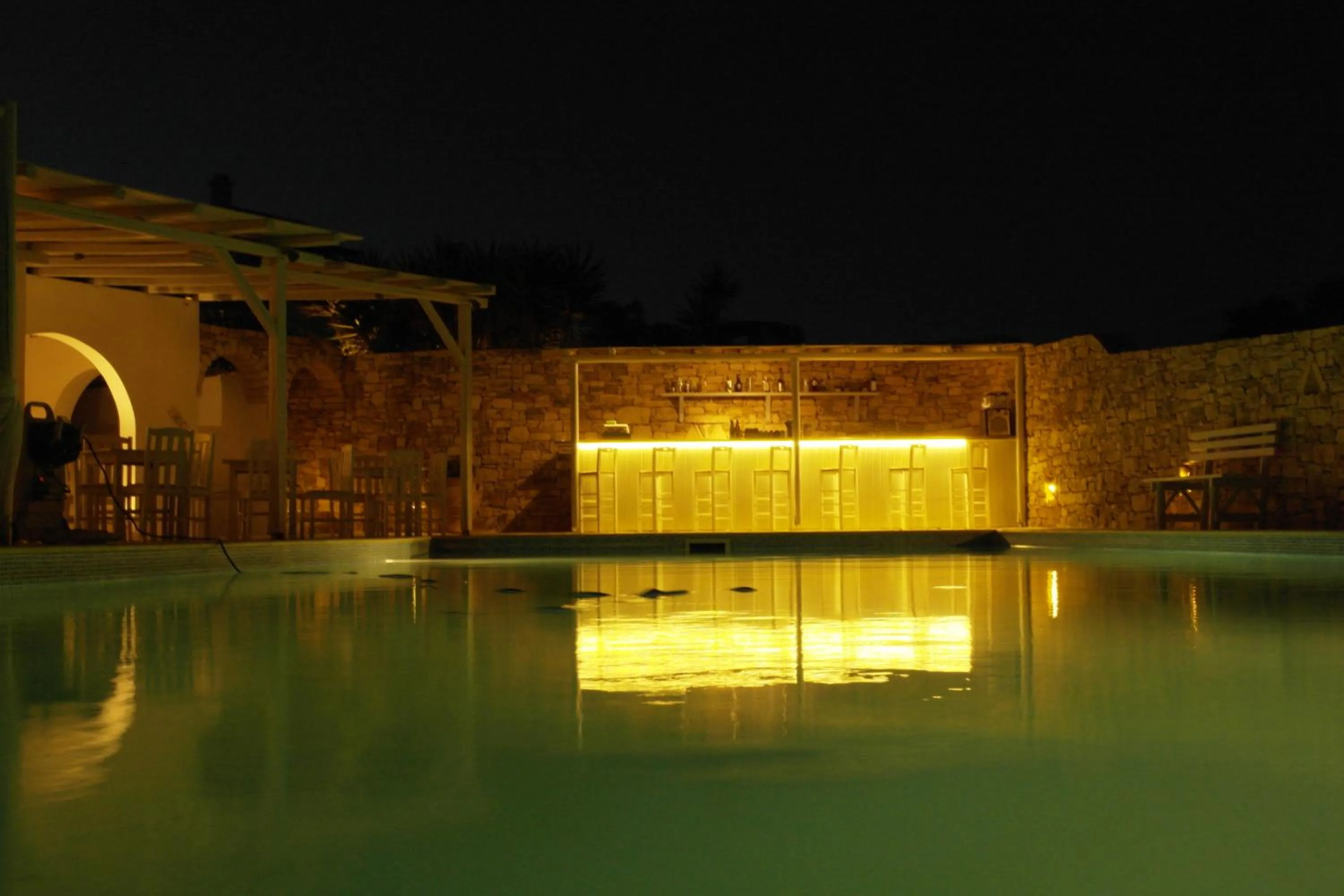 Paradise Hotel