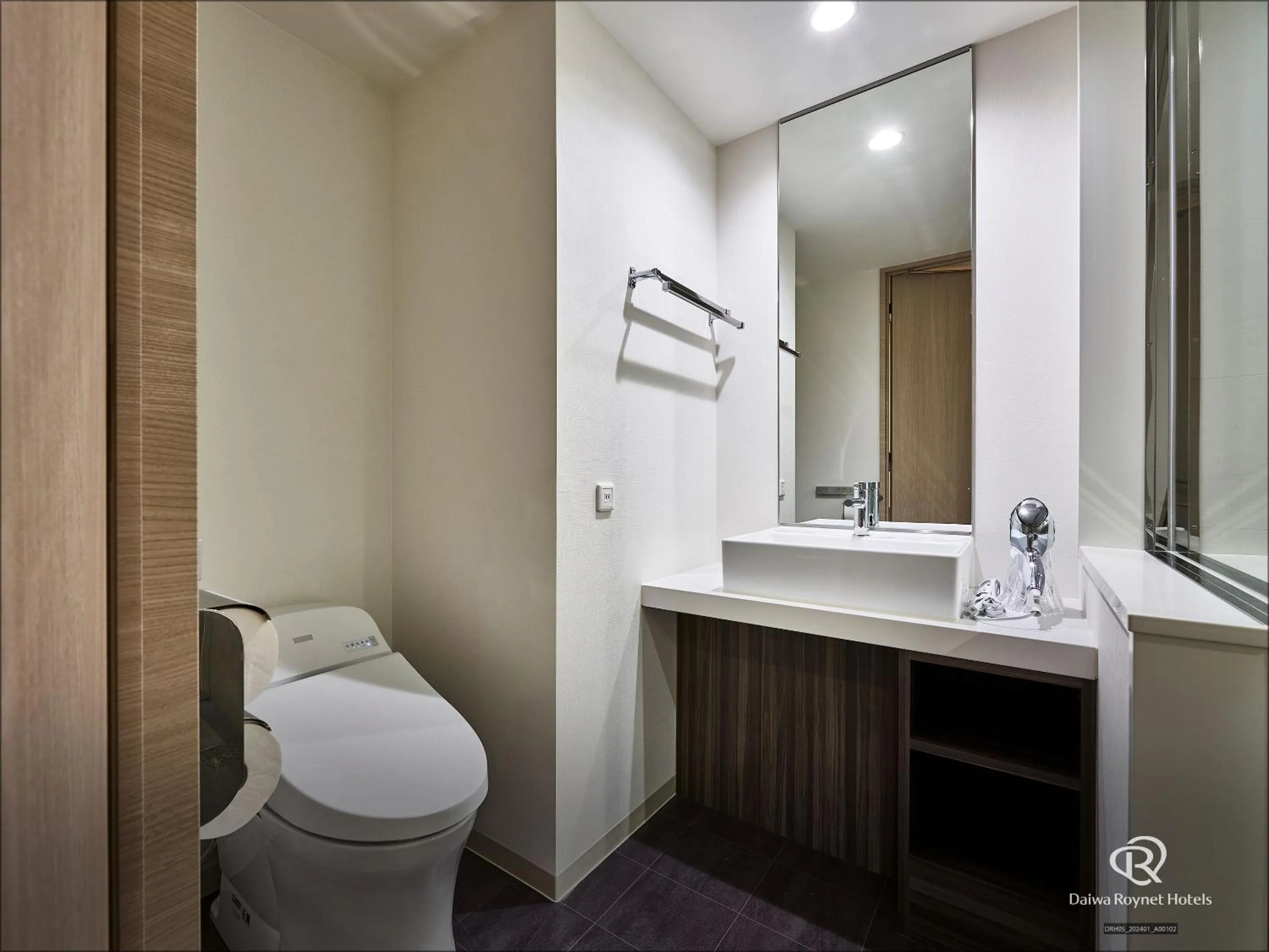 Toilet in DEL style Osaka-Shinsaibashi by Daiwa Roynet Hotel