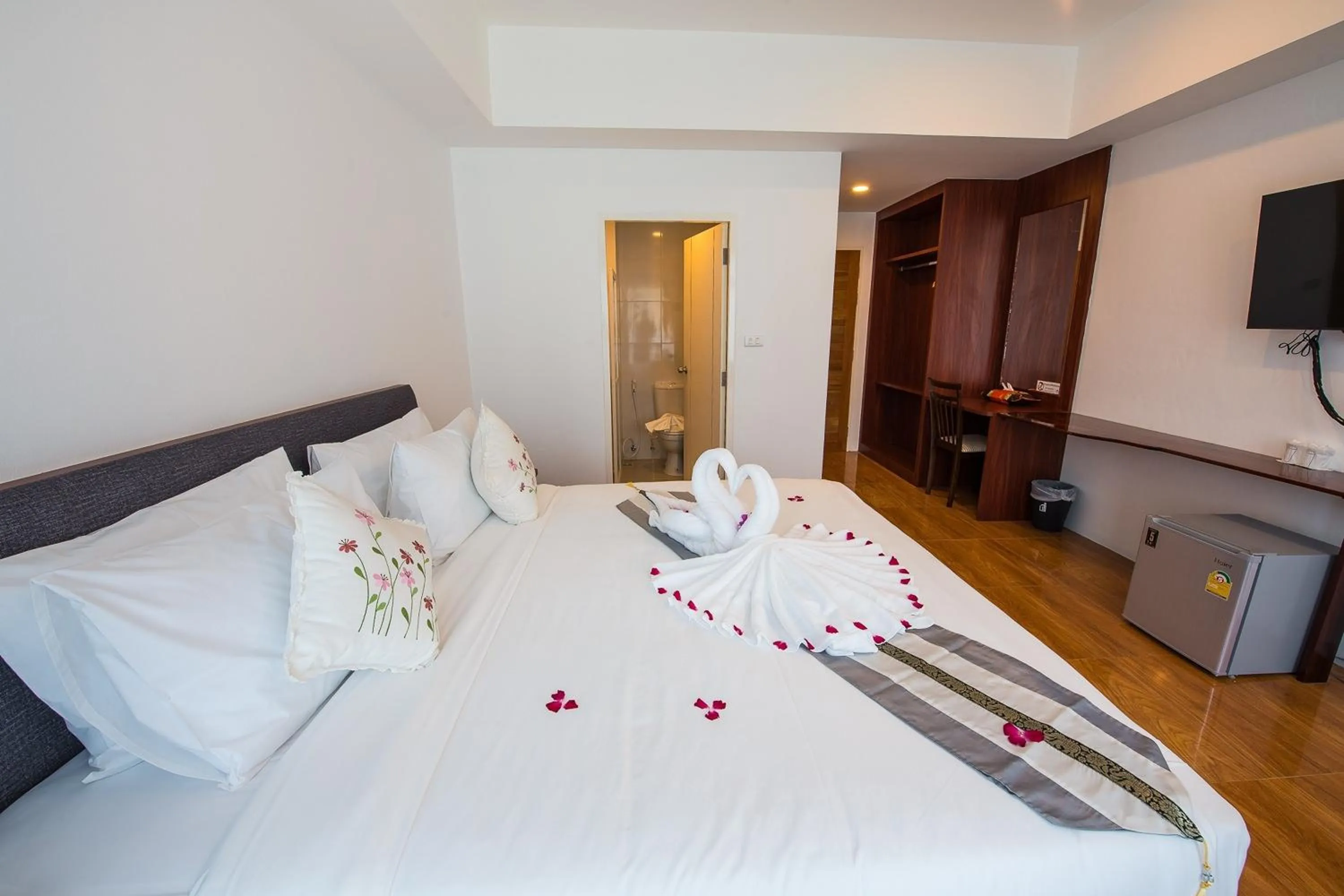 Bed in Royal Train Garden Resort