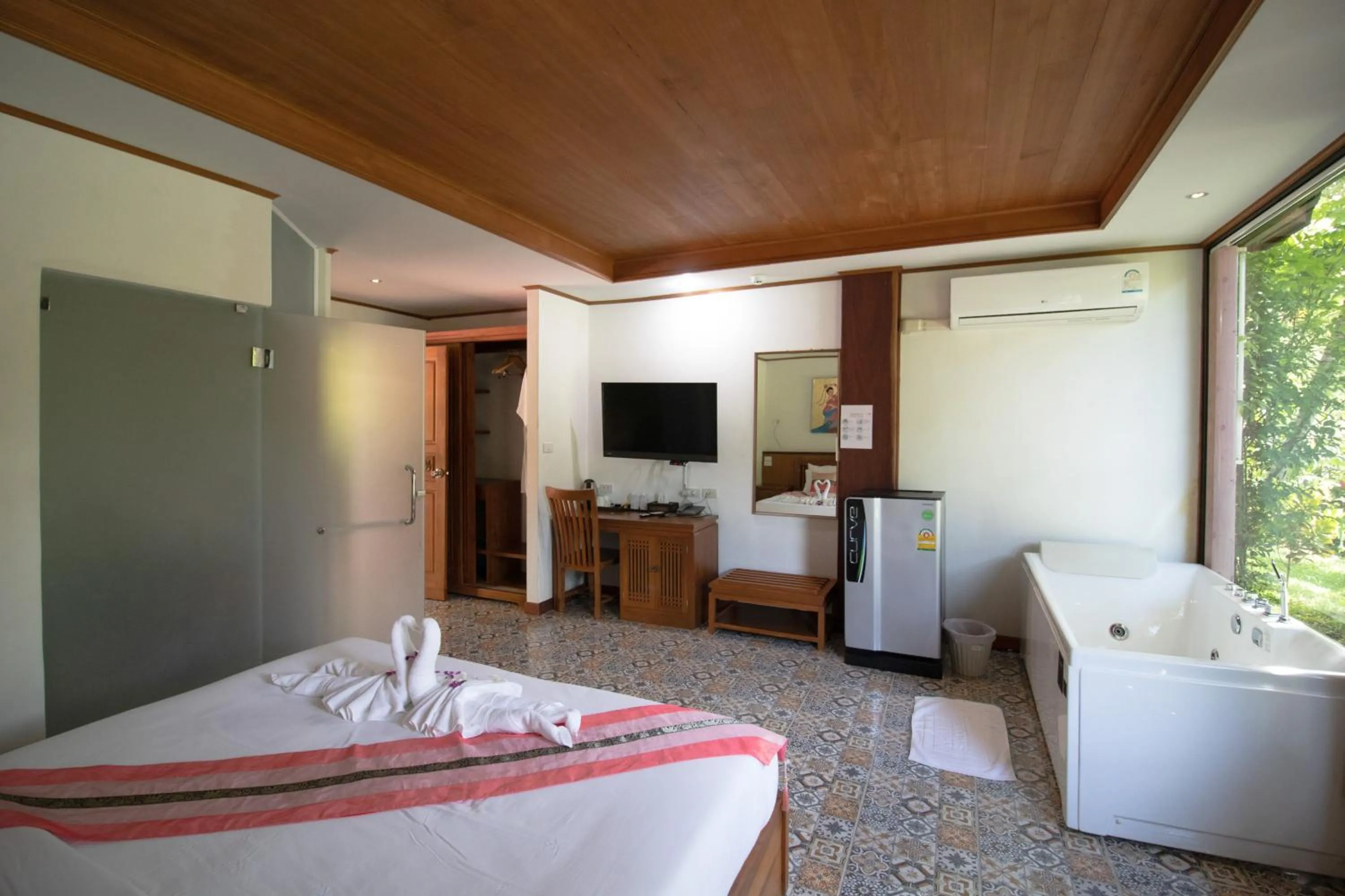 TV and multimedia in Royal Train Garden Resort