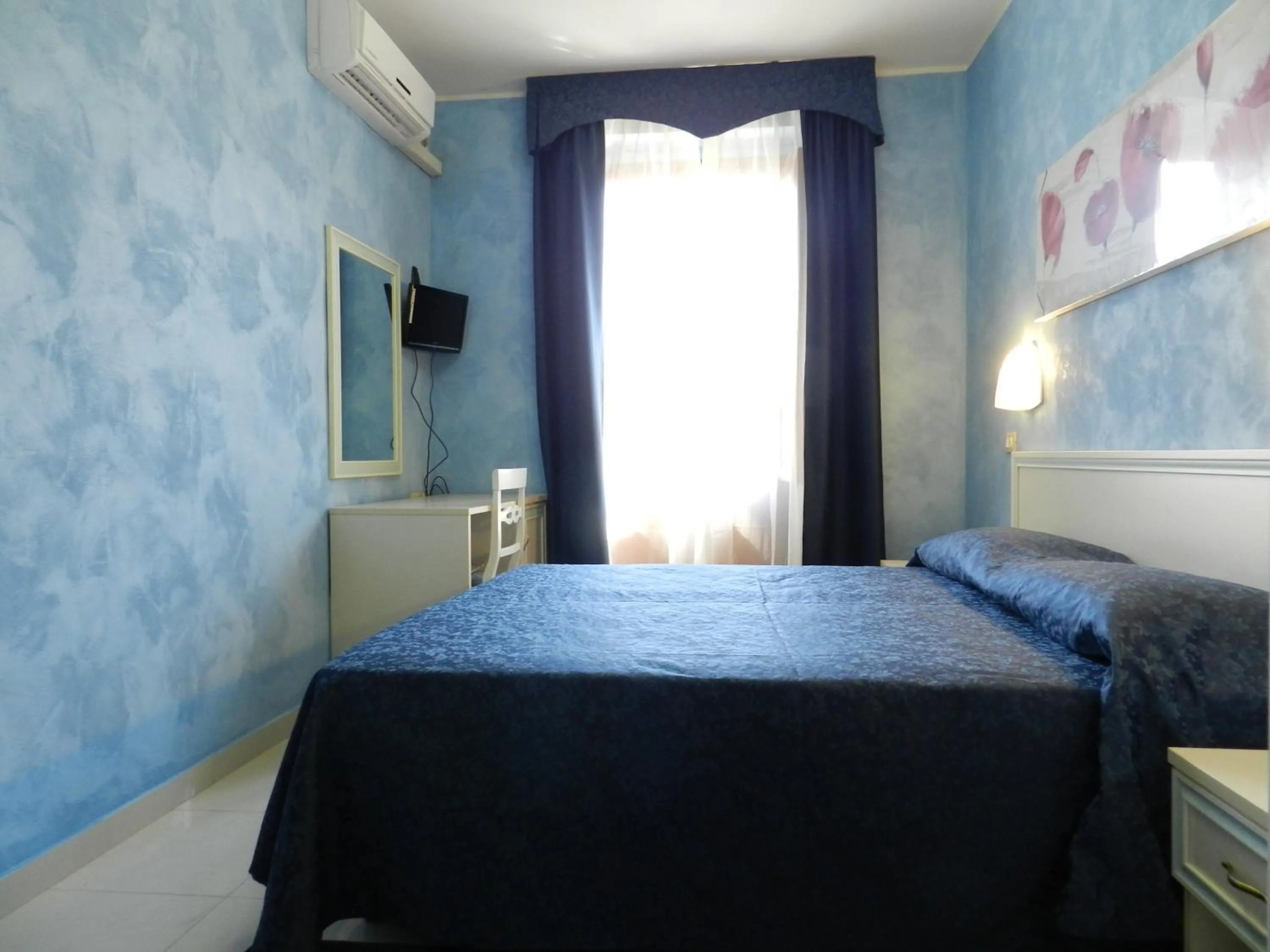 Photo of the whole room, Bed in Hotel Air Palace Lingotto