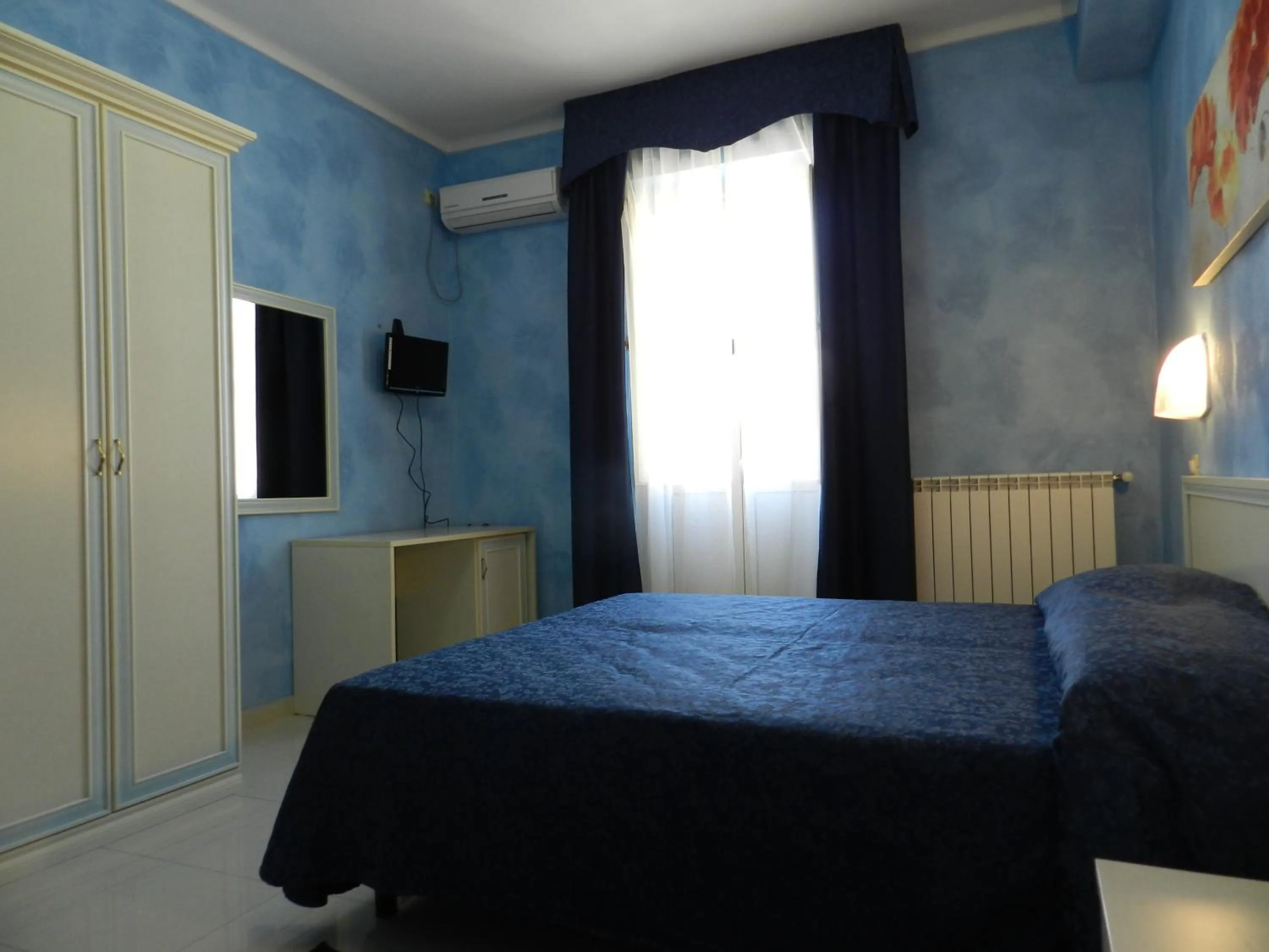 Photo of the whole room, Bed in Hotel Air Palace Lingotto