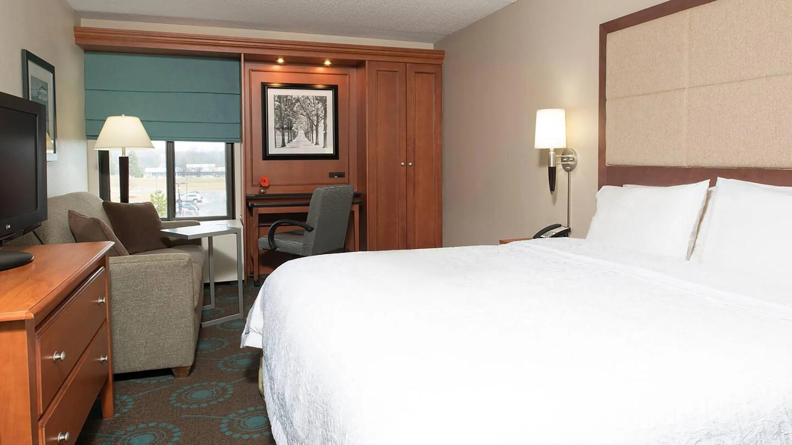 Bedroom, Bed in Larkspur Landing Ann Arbor