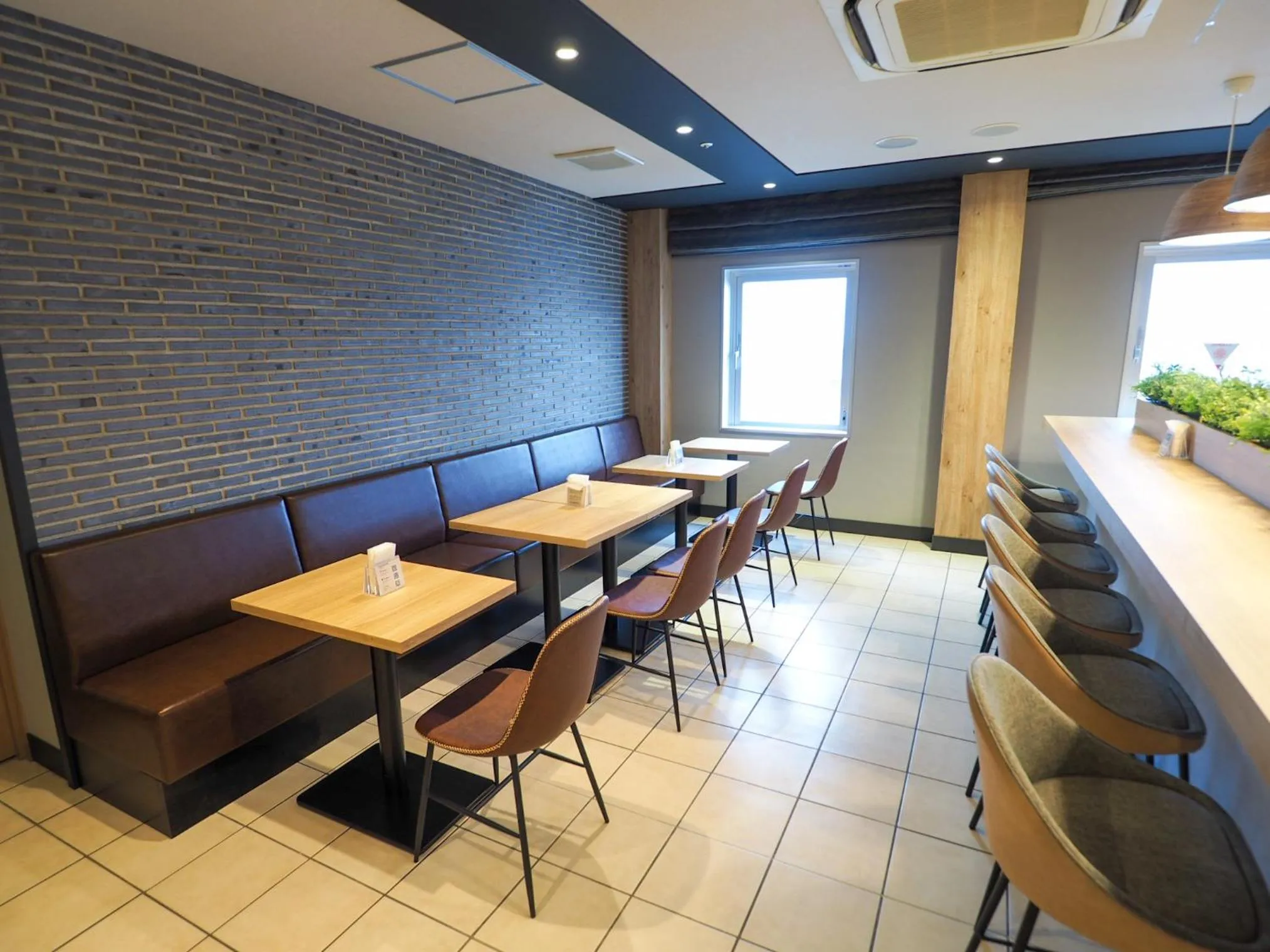 Lounge or bar in Super Hotel Tozai line Ichikawa Myoden Ekimae