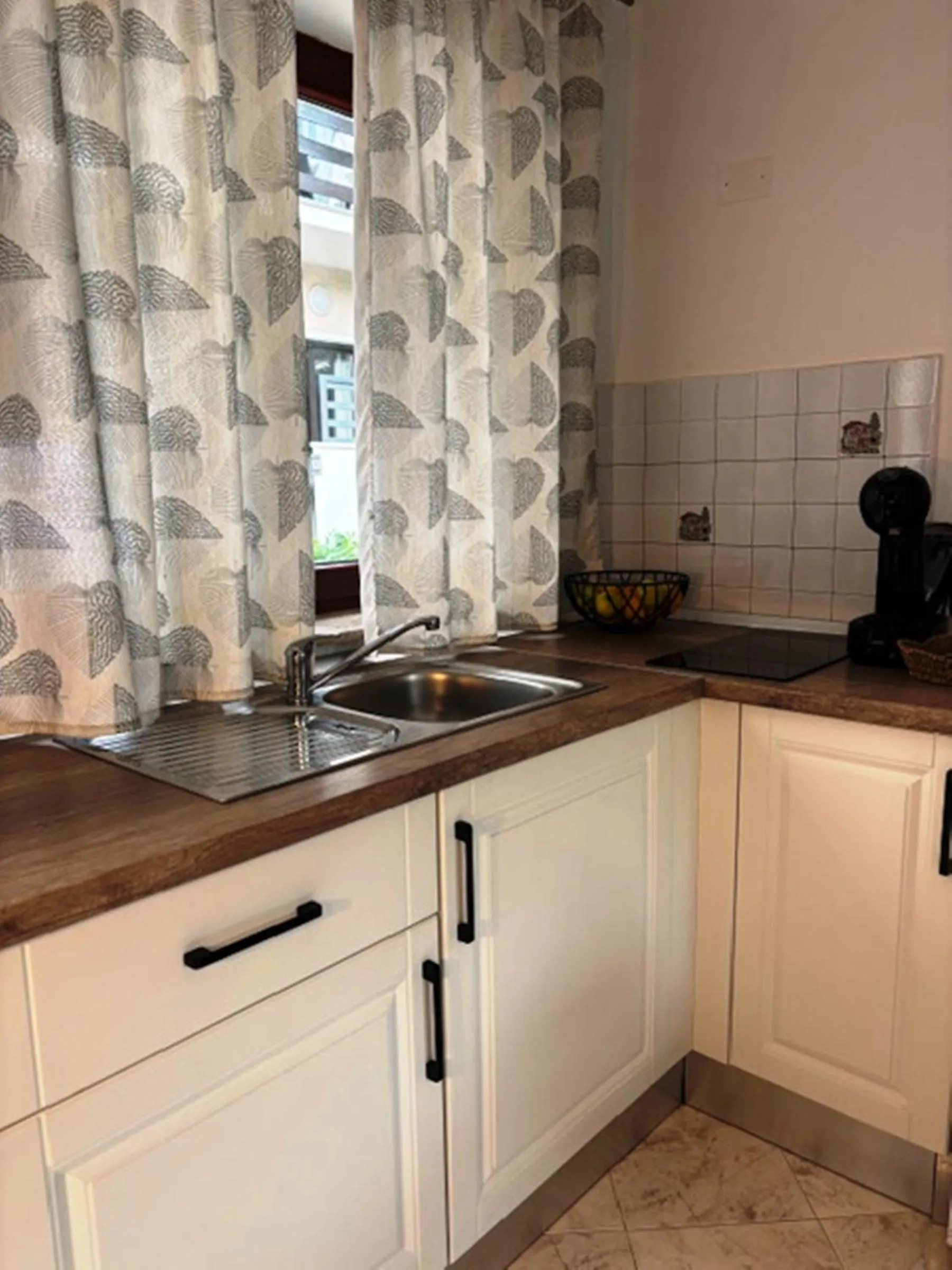 Kitchen or kitchenette in Villa B&B Marina & Parking Free