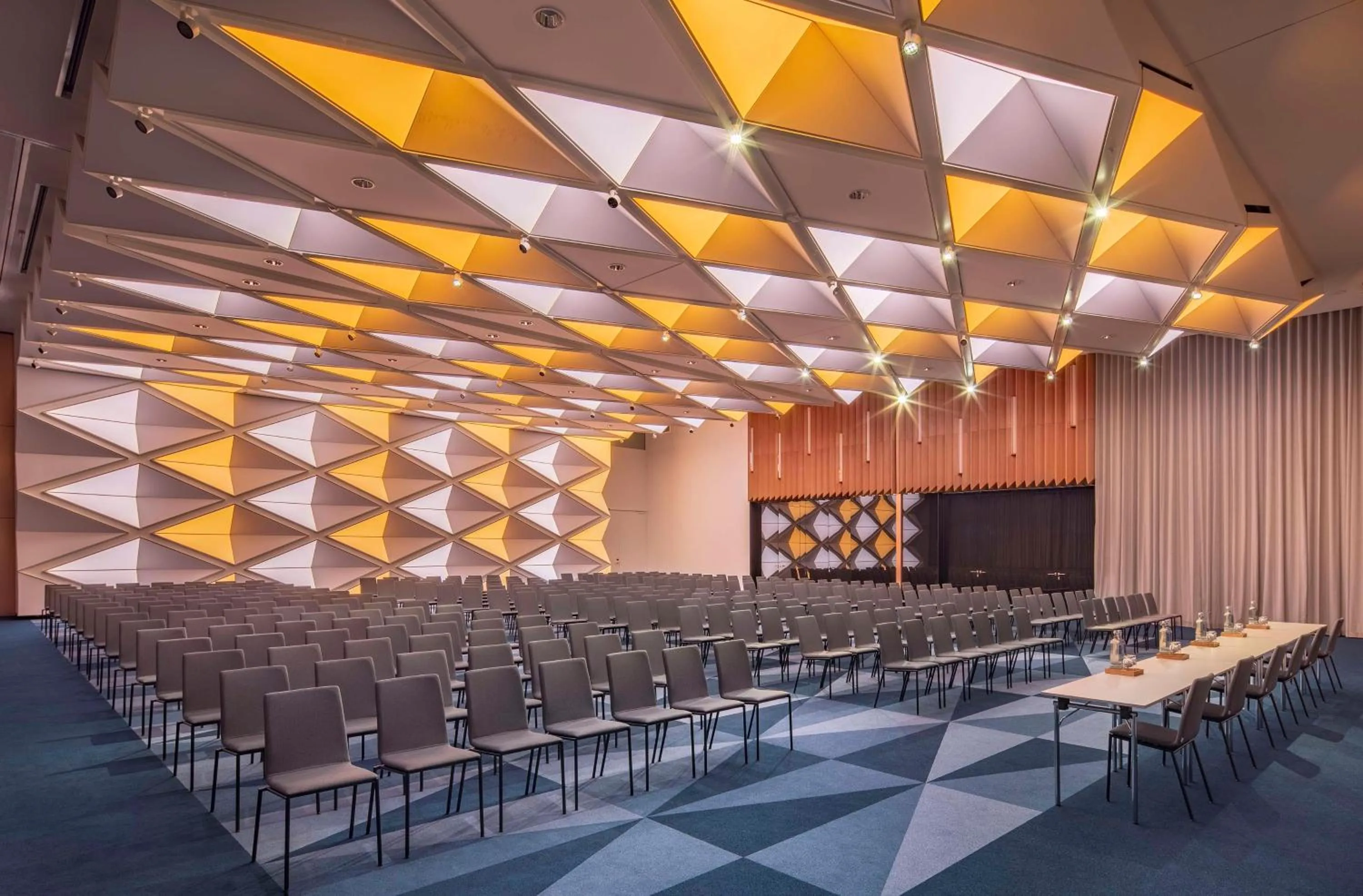 Lobby or reception in Andaz Munich Schwabinger Tor, By Hyatt