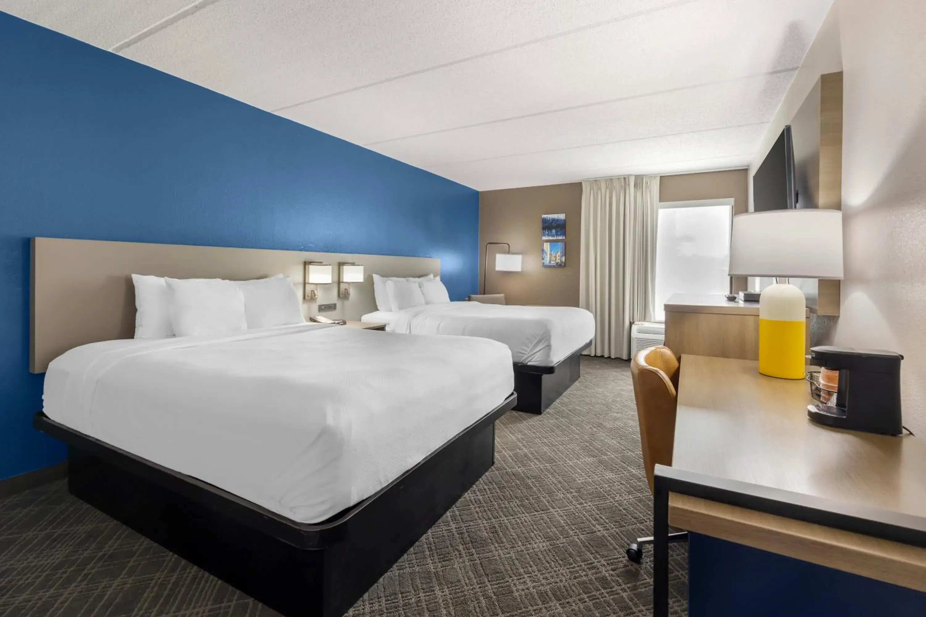 Photo of the whole room, Bed in Comfort Inn Chattanooga Downtown Southside Photo of the whole room, Bed in Comfort Inn Chattanooga Downtown Southside