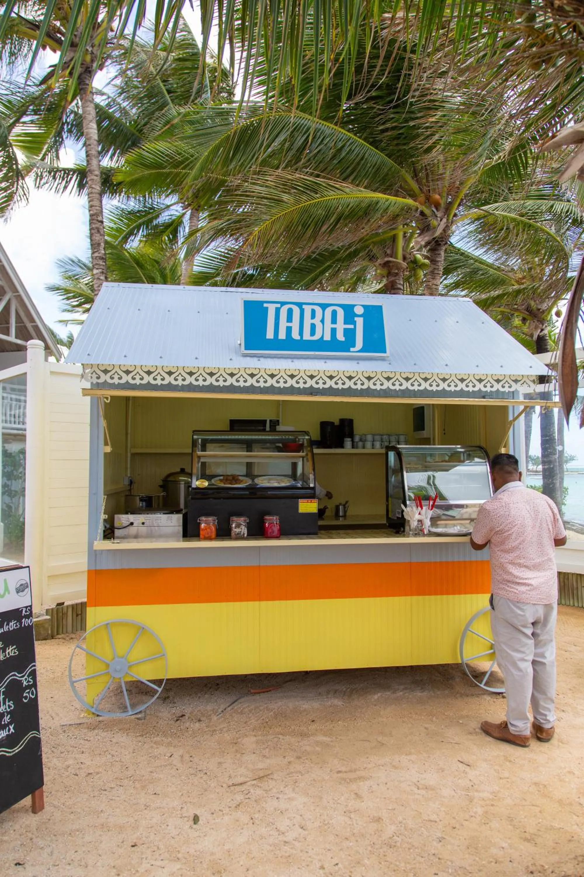 Restaurant/places to eat in Tropical Attitude (Adults Only)