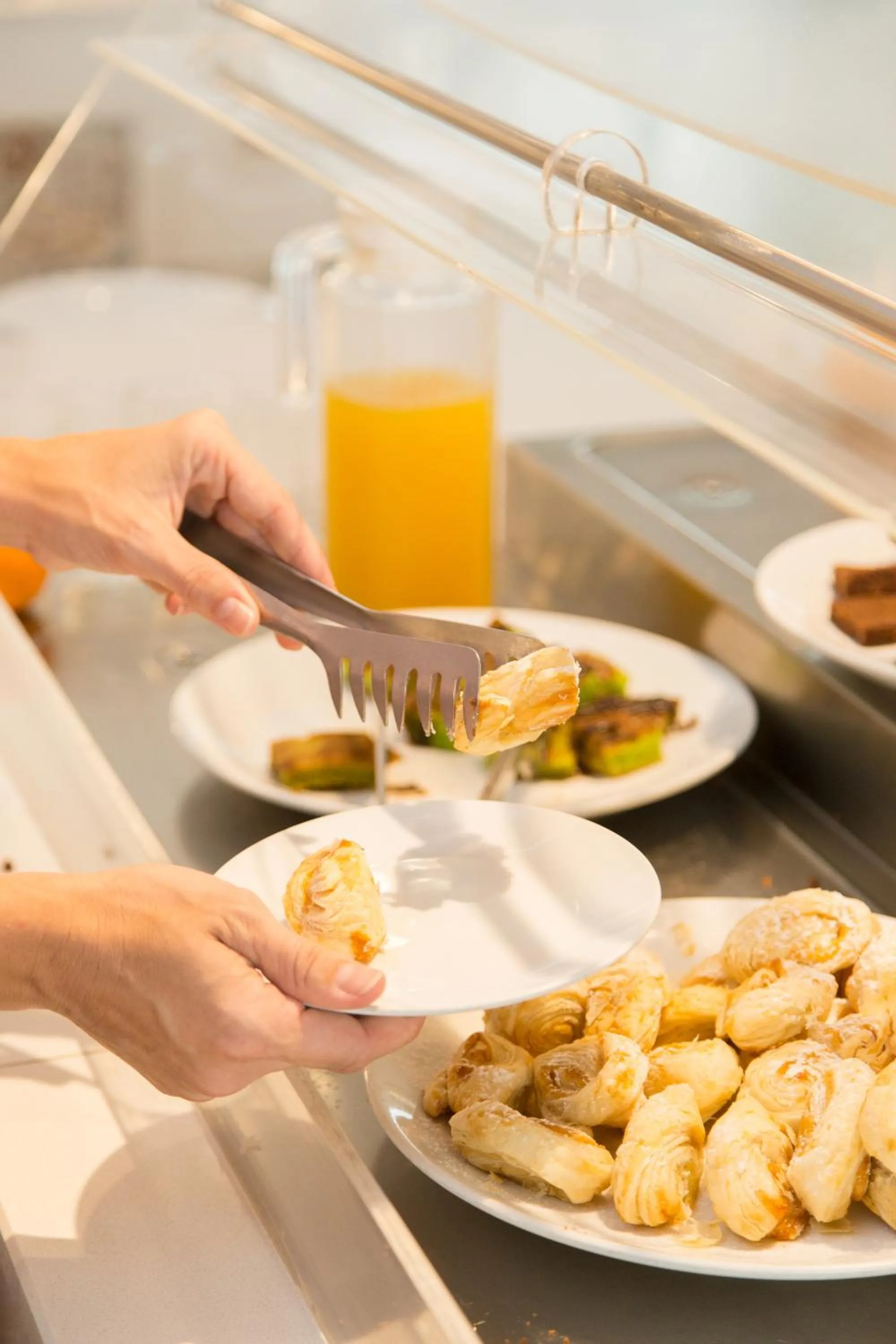 Restaurant/places to eat in Tropical Attitude (Adults Only)