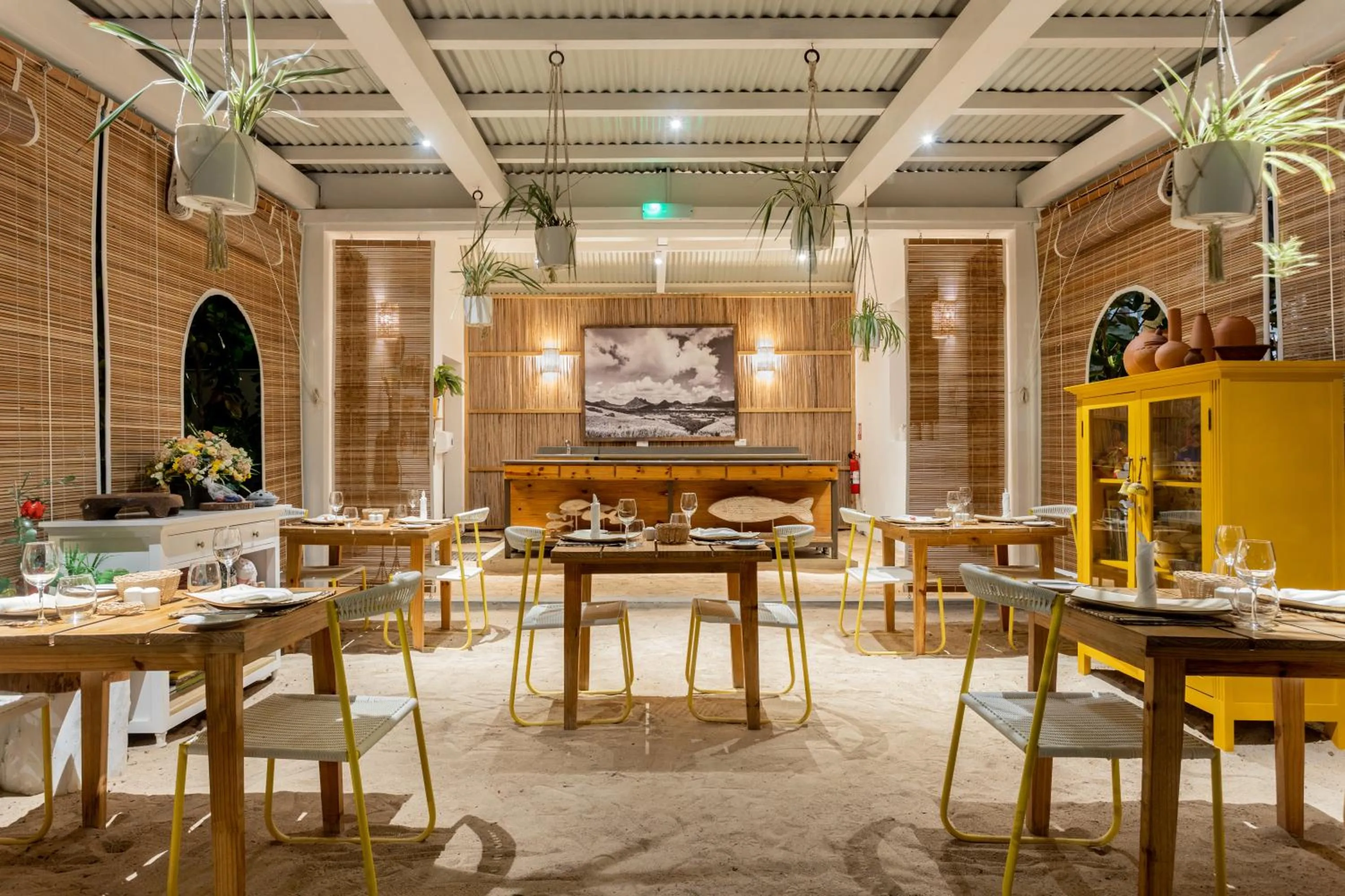 Restaurant/places to eat in Tropical Attitude (Adults Only)