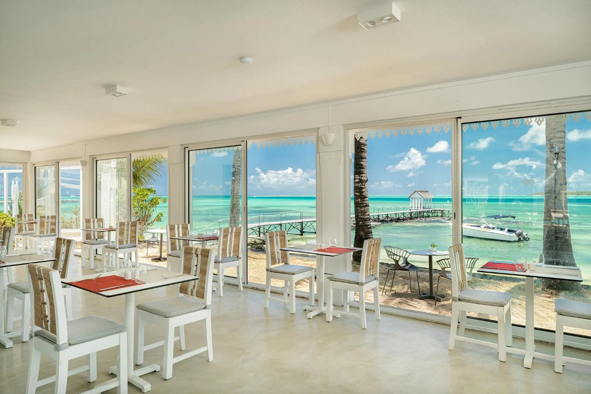 Restaurant/places to eat in Tropical Attitude (Adults Only)