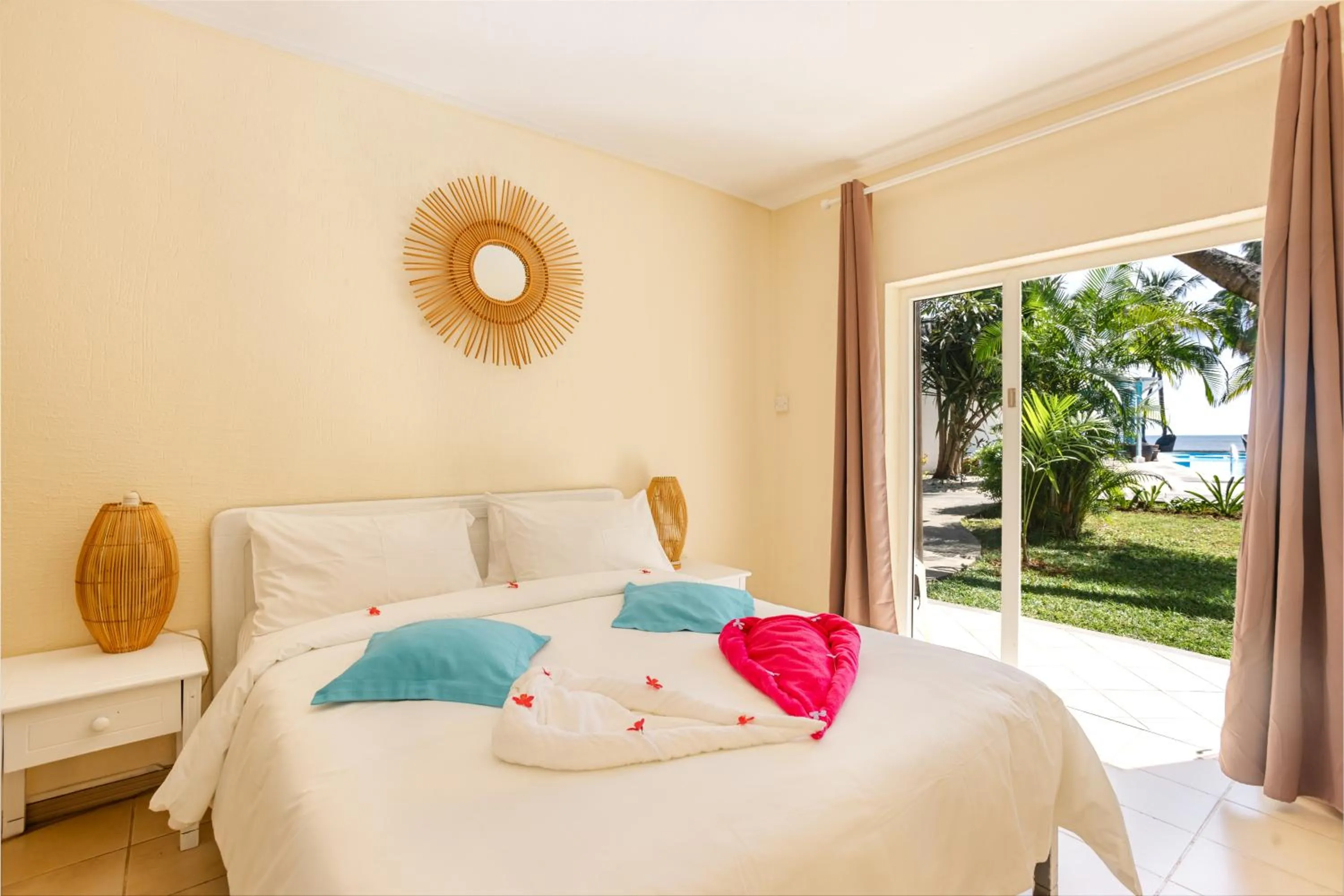 Bedroom, Bed in Cocotiers Hotel – Mauritius