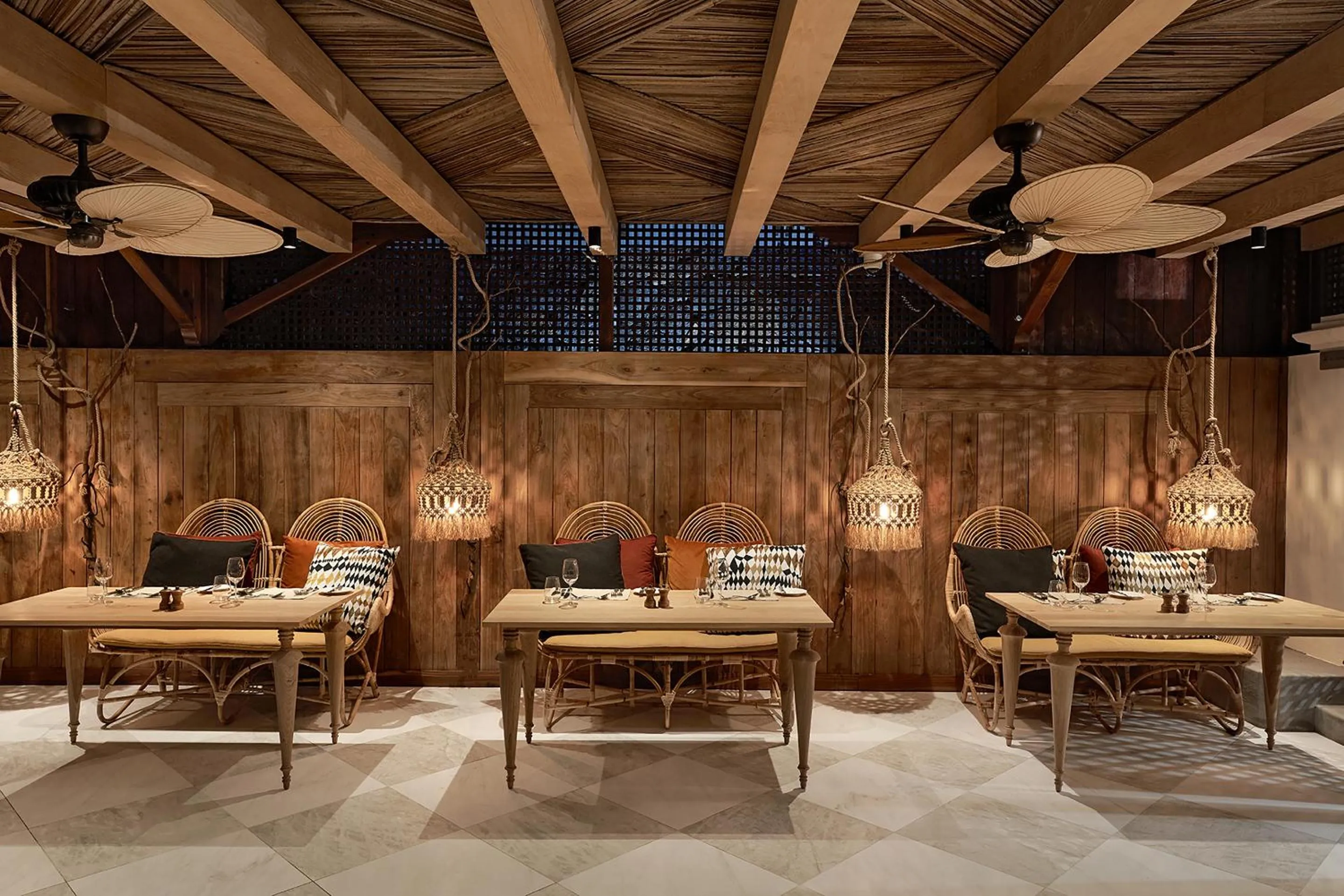 Restaurant/places to eat in Paradise Cove Boutique Hotel (Adults Only)